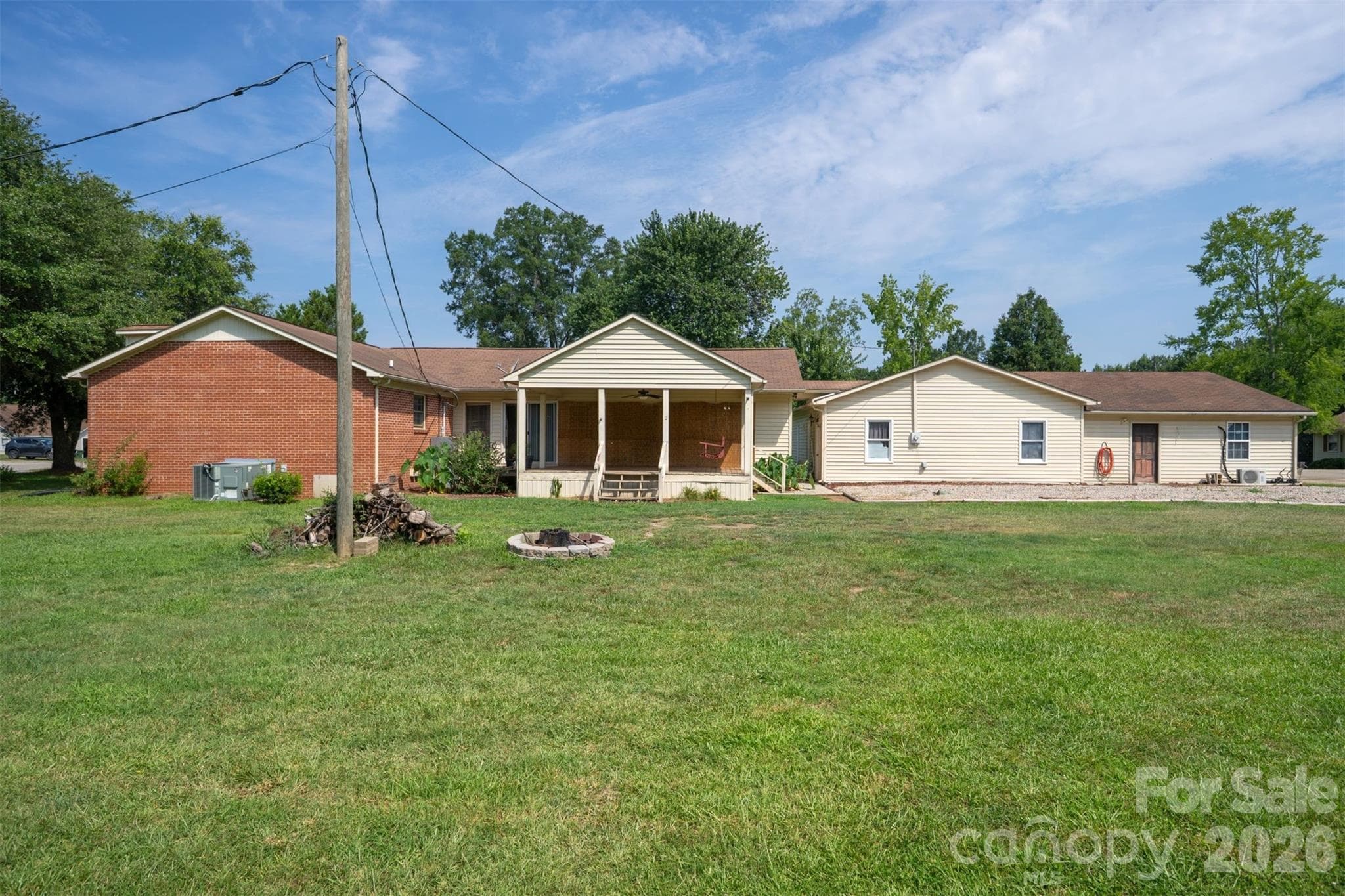 Back - 218 S Plantation Road, Lancaster