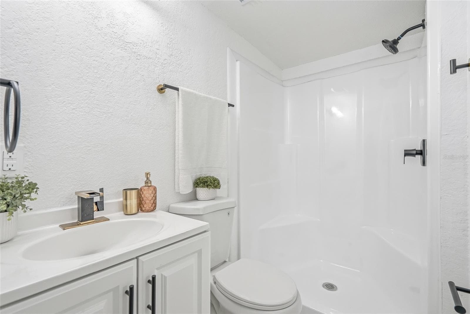 Single Family Residence at 2110 E NEDRO RD, TAMPA, photo 19 of 30