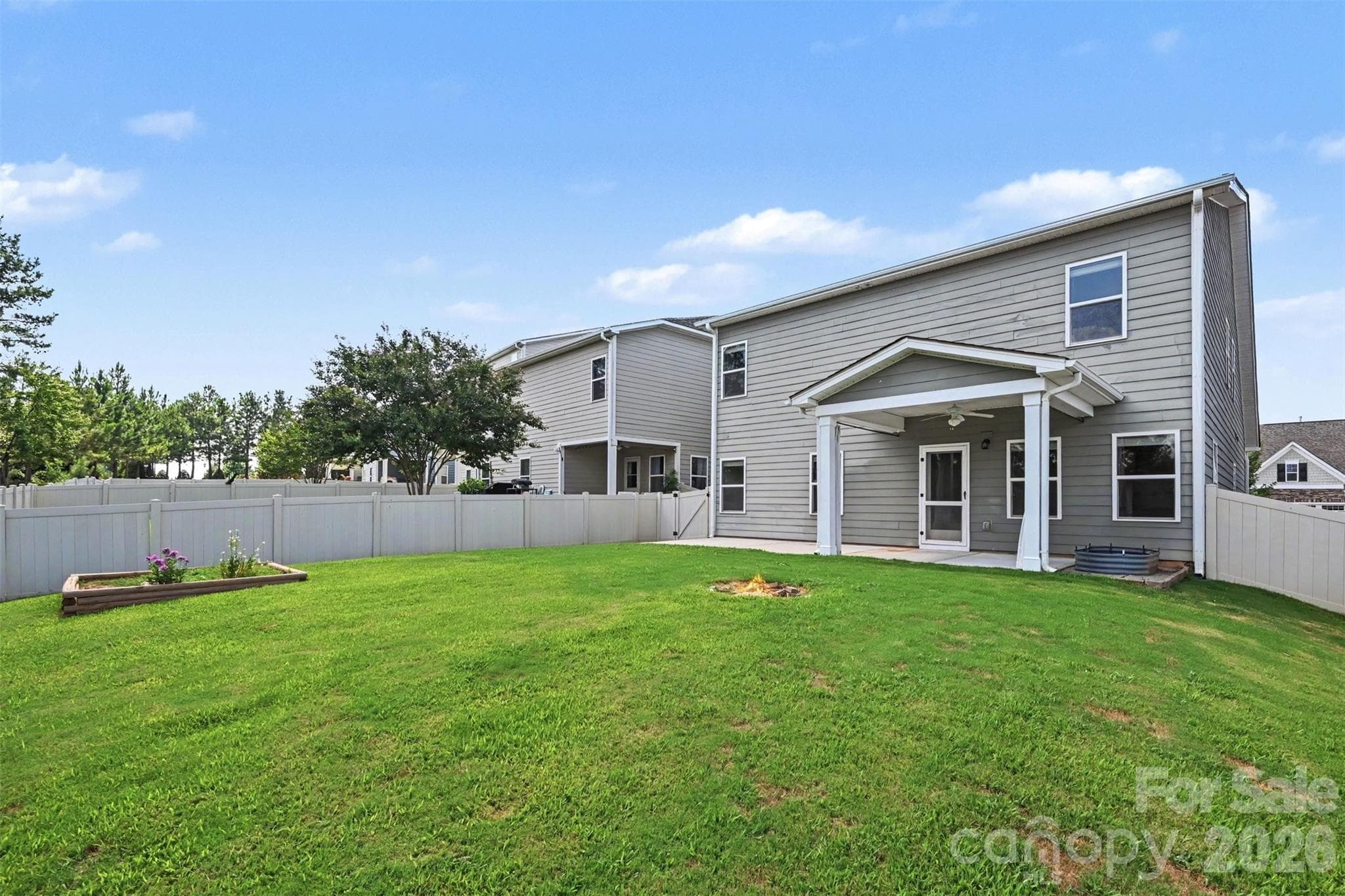 Single Family Residence at 230 Sycamore Drive, Lancaster, photo 25 of 37