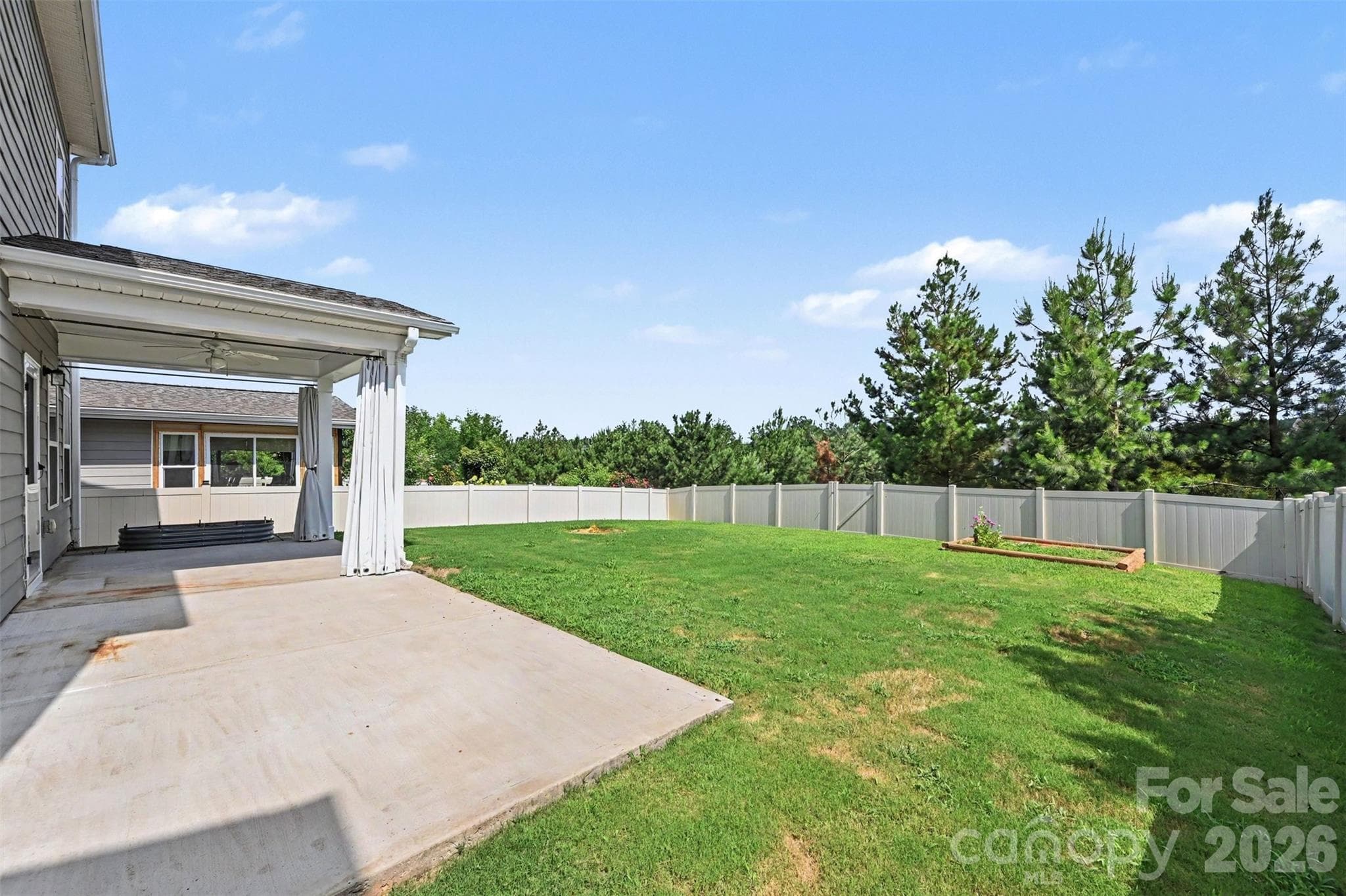 Single Family Residence at 230 Sycamore Drive, Lancaster, photo 27 of 37