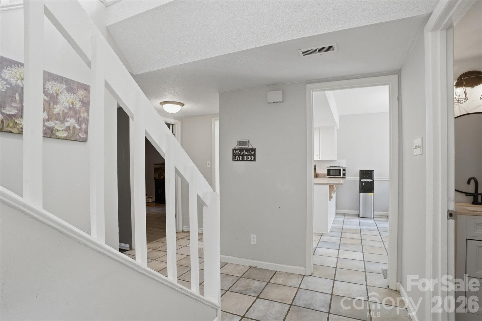 Townhouse at 8338 Cricket Lake Drive, Charlotte, photo 3 of 41