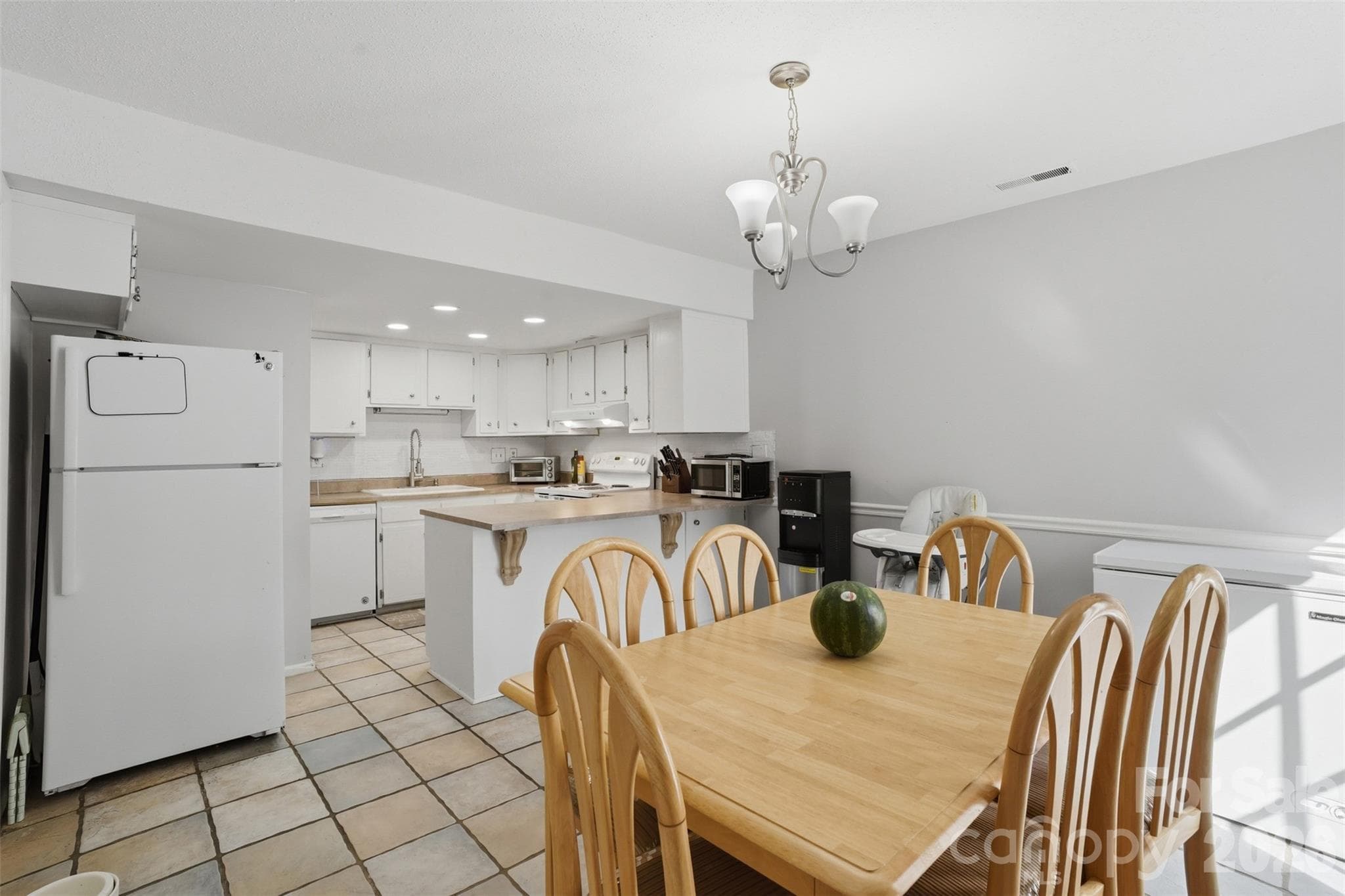 Townhouse at 8338 Cricket Lake Drive, Charlotte, photo 9 of 41
