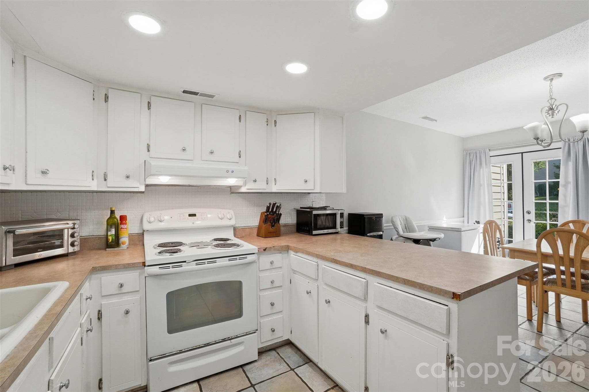 Townhouse at 8338 Cricket Lake Drive, Charlotte, photo 12 of 41