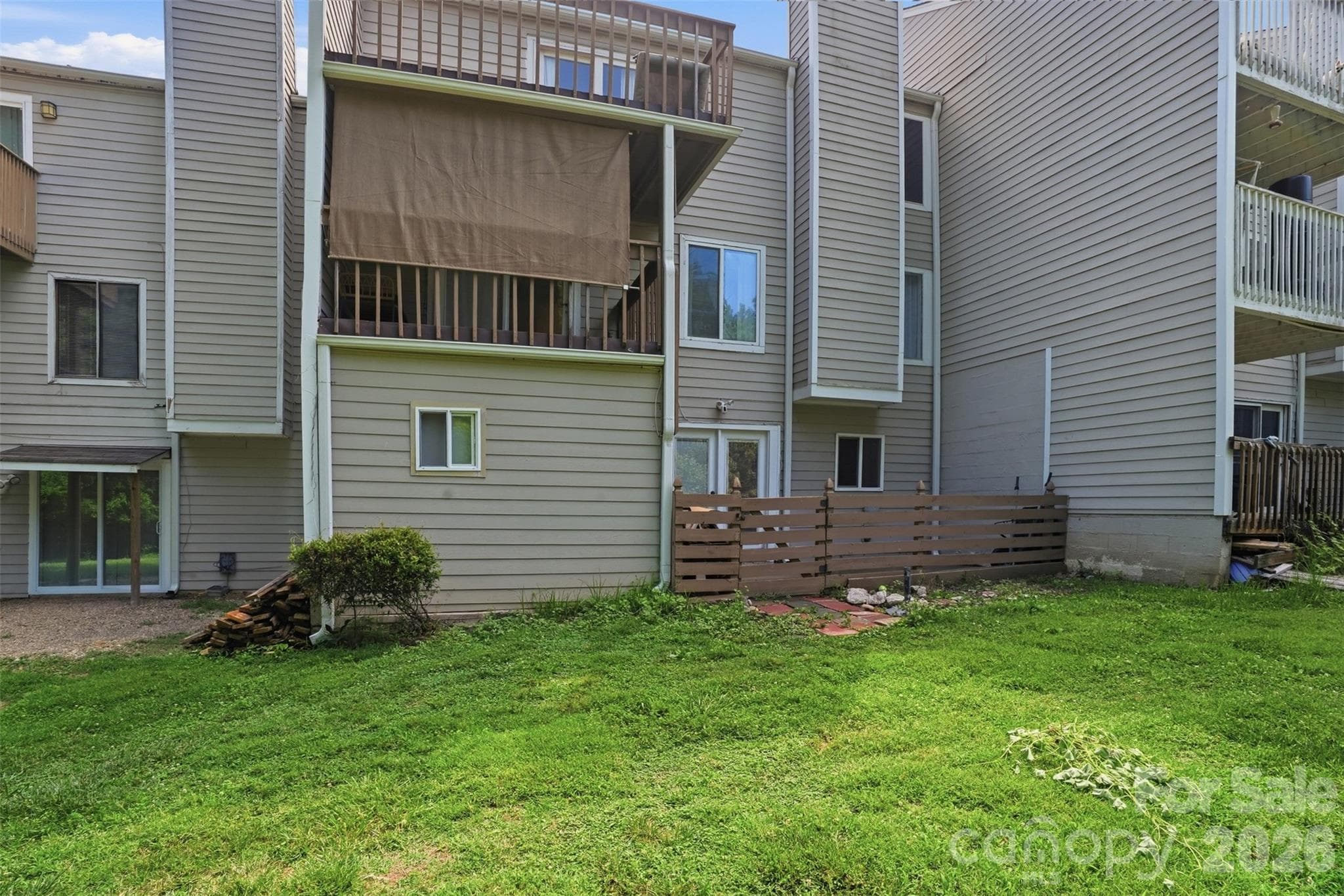 Townhouse at 8338 Cricket Lake Drive, Charlotte, photo 37 of 41