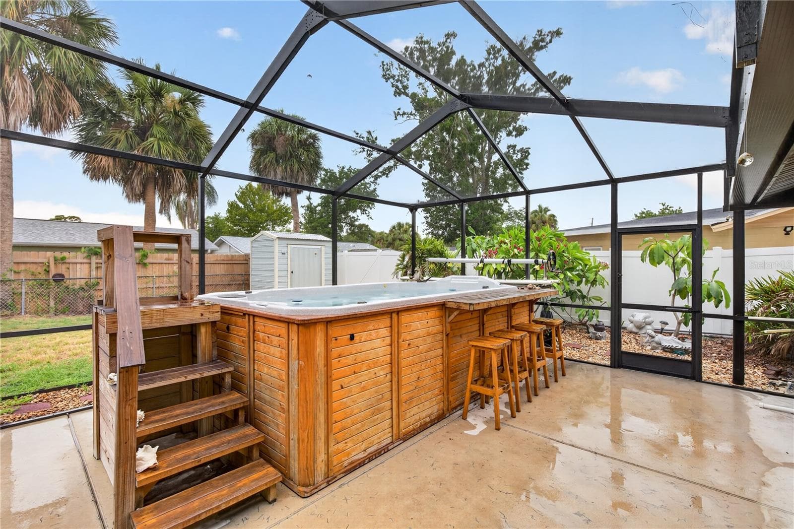 Single Family Residence at 5010 STOLLS AVE, TAMPA, photo 6 of 47