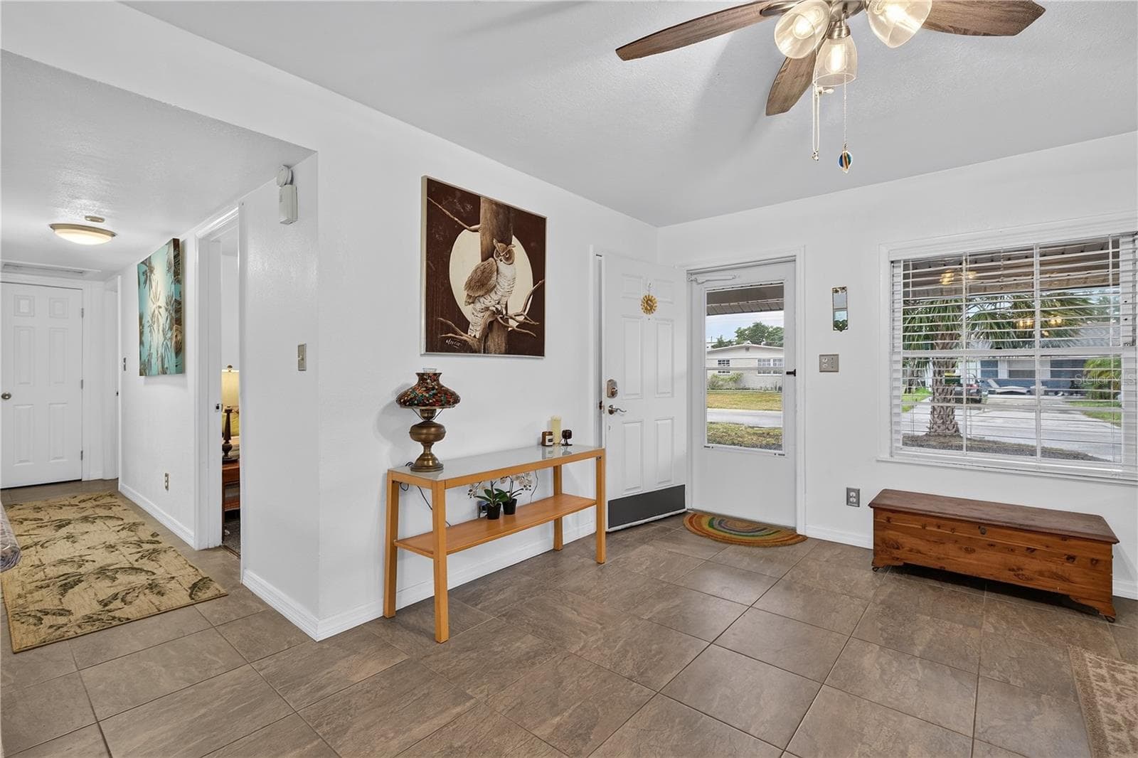 Single Family Residence at 5010 STOLLS AVE, TAMPA, photo 8 of 47