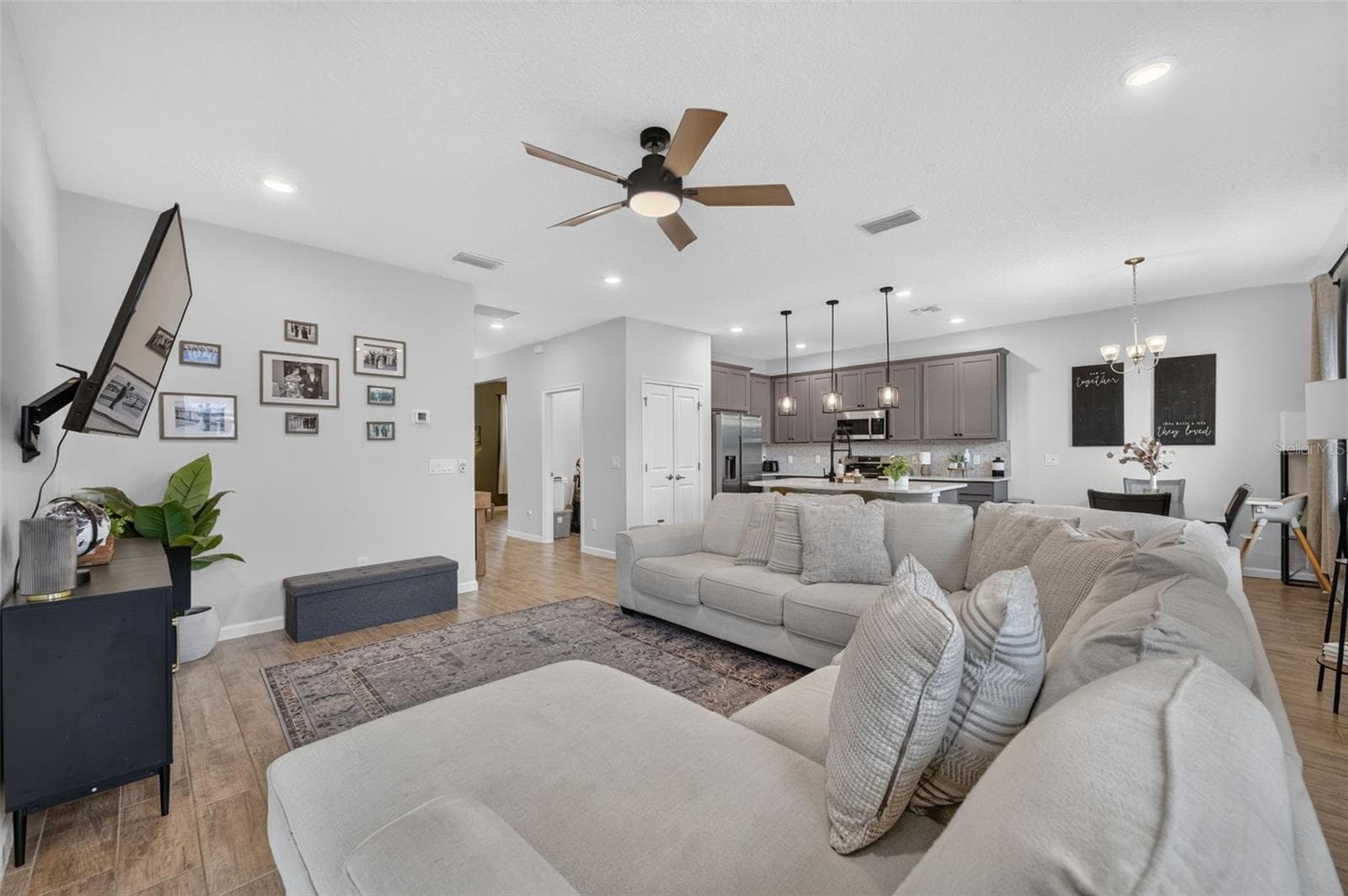 Single Family Residence at 2340 SIRENA LN, MOUNT DORA, photo 11 of 64