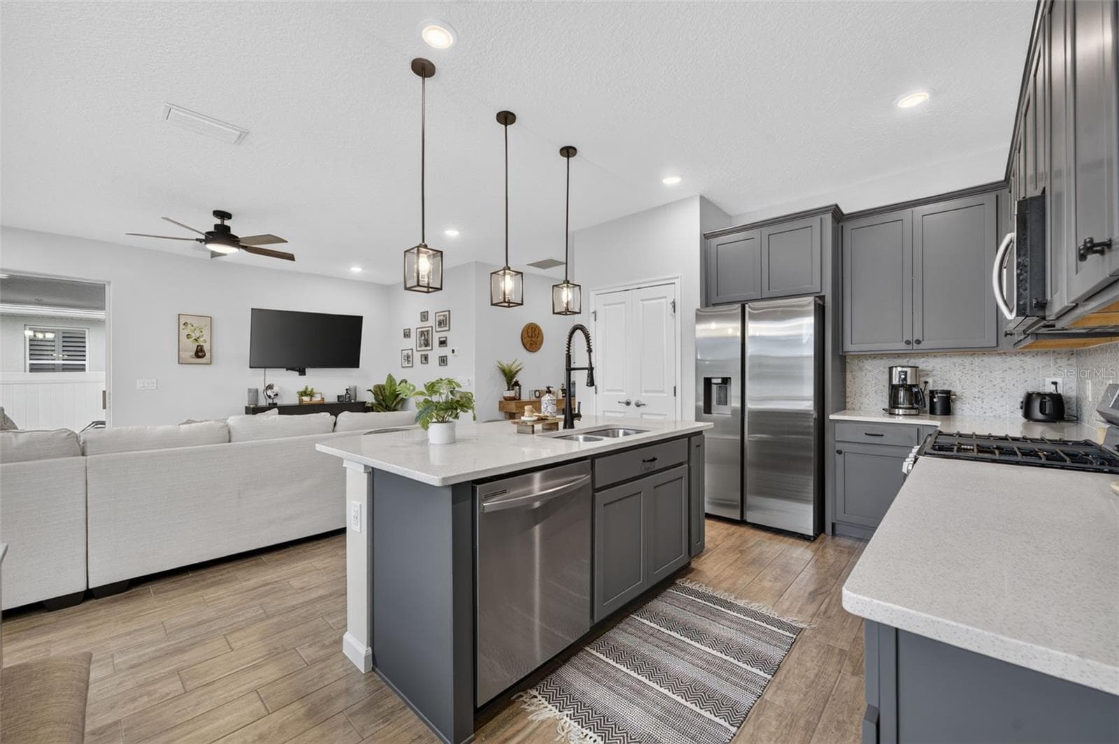 Single Family Residence at 2340 SIRENA LN, MOUNT DORA, photo 18 of 64