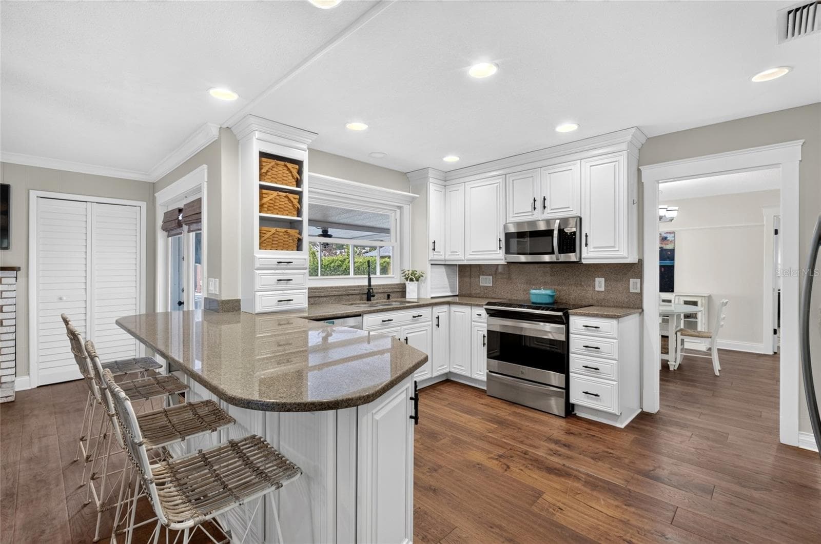 Kitche With Bar Stools - 722 S RANGER BLVD, WINTER PARK