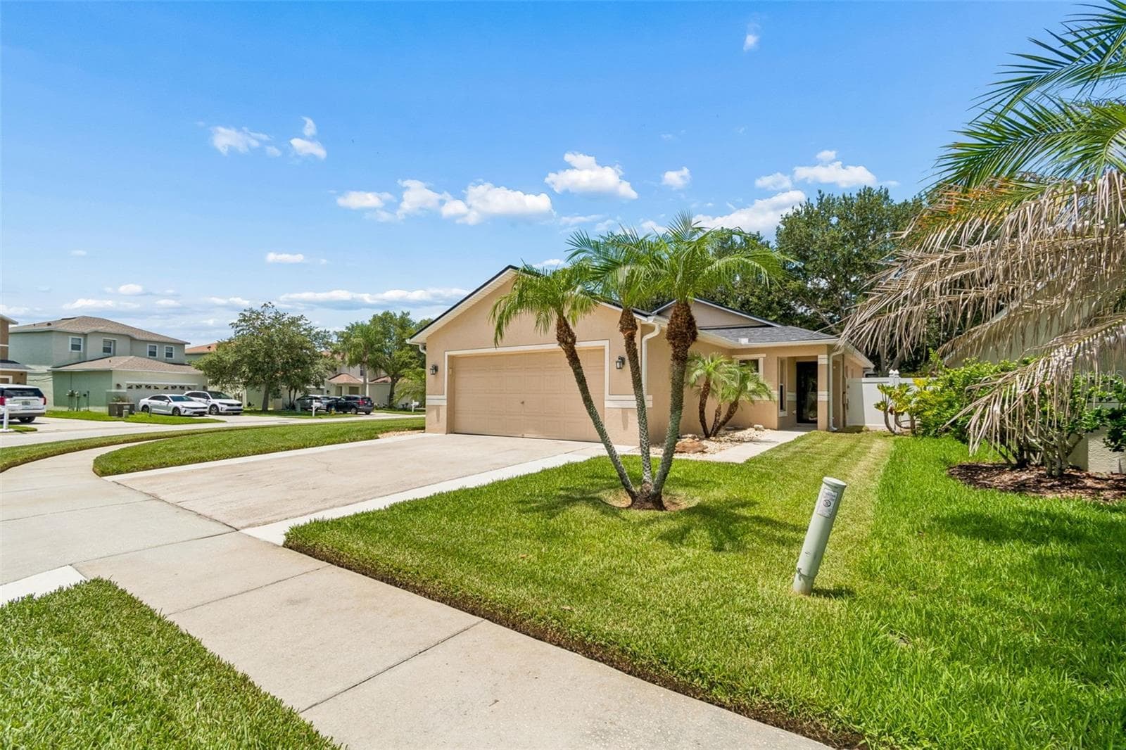 Single Family Residence at 32323 FISH HOOK LOOP, WESLEY CHAPEL, photo 3 of 76