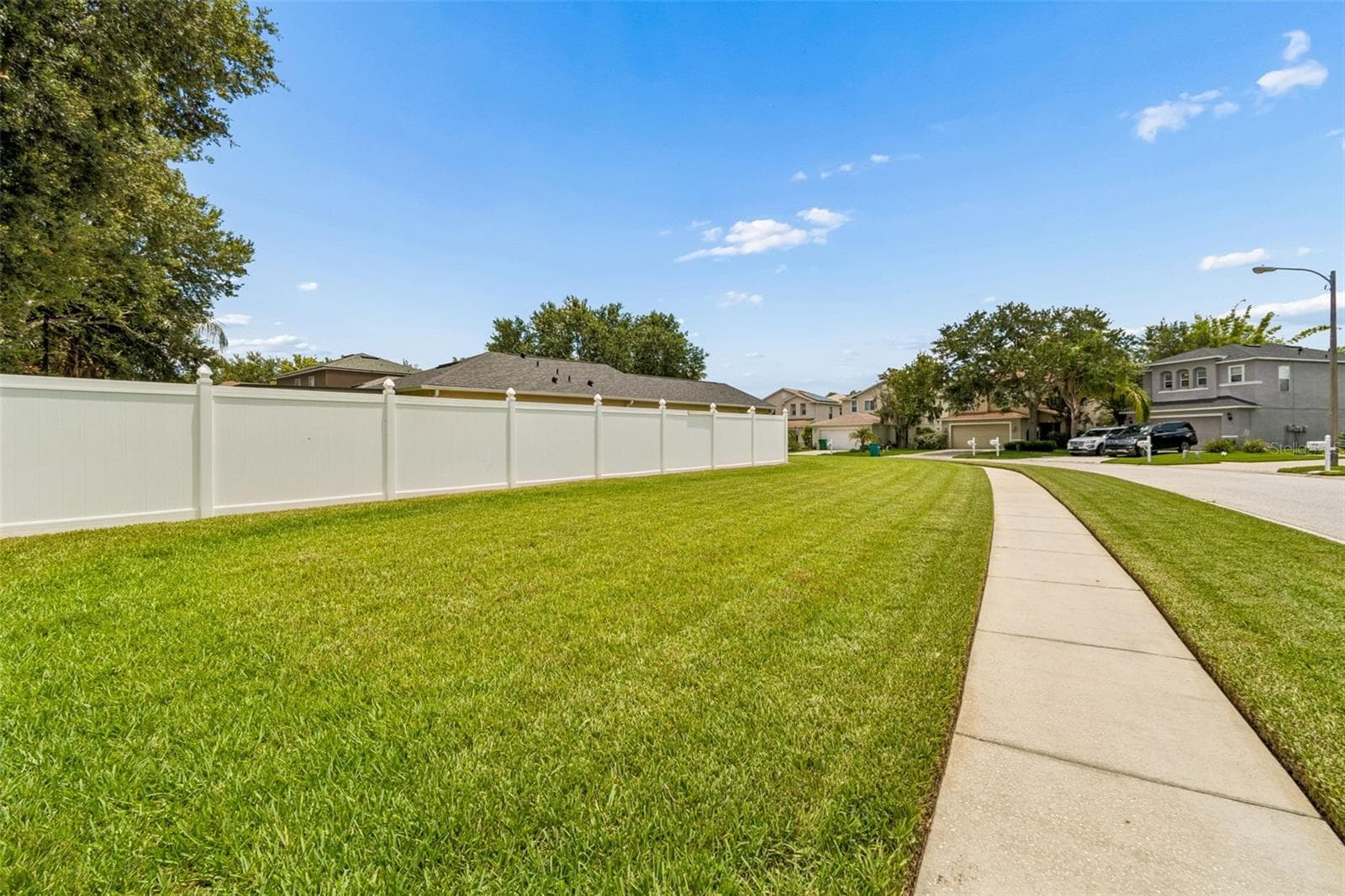 Single Family Residence at 32323 FISH HOOK LOOP, WESLEY CHAPEL, photo 8 of 76