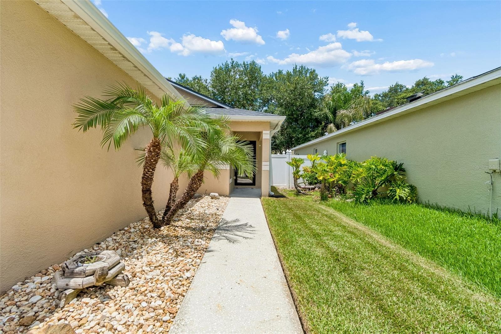 Single Family Residence at 32323 FISH HOOK LOOP, WESLEY CHAPEL, photo 9 of 76