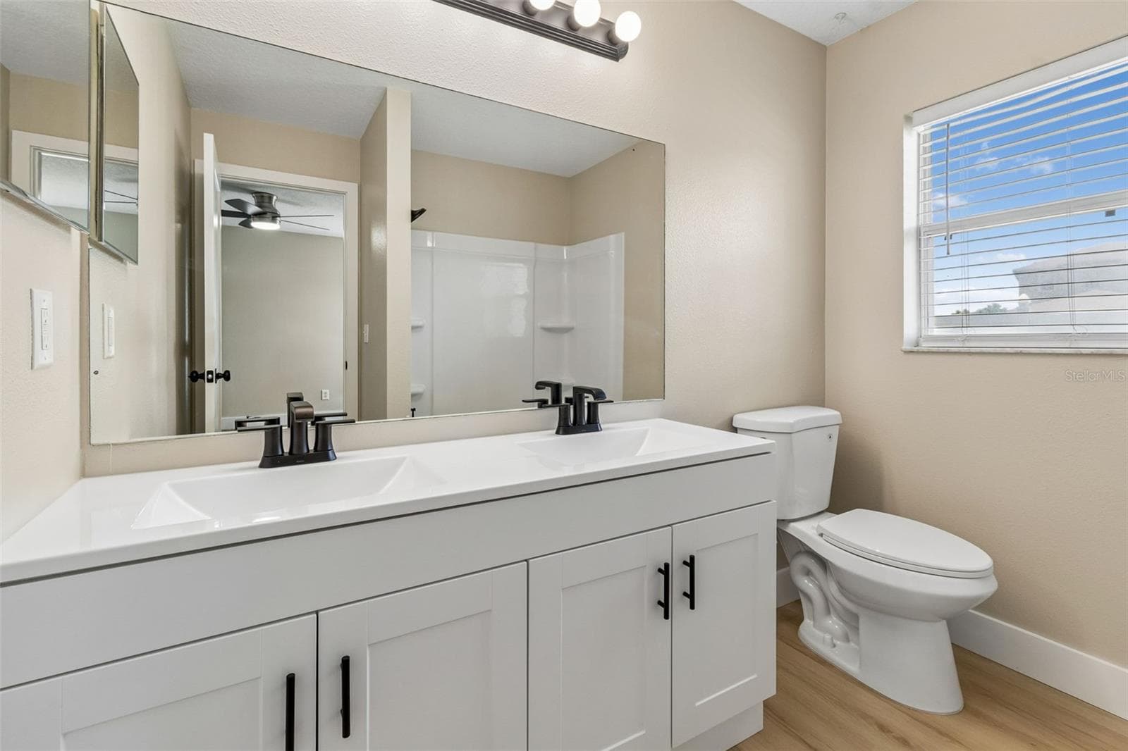 Primary ensuite bathroom - 32323 FISH HOOK LOOP, WESLEY CHAPEL