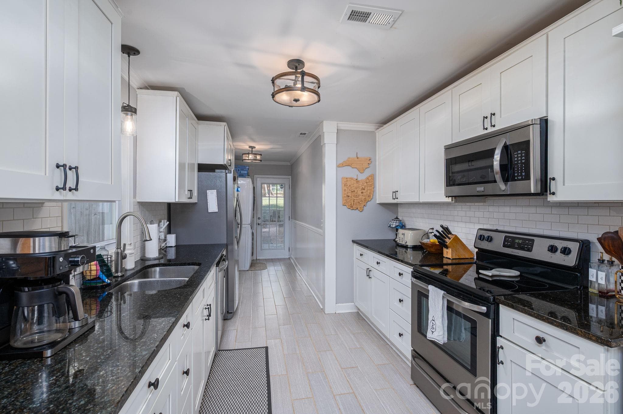 Single Family Residence at 206 Cedar Street, Belmont, photo 13 of 34