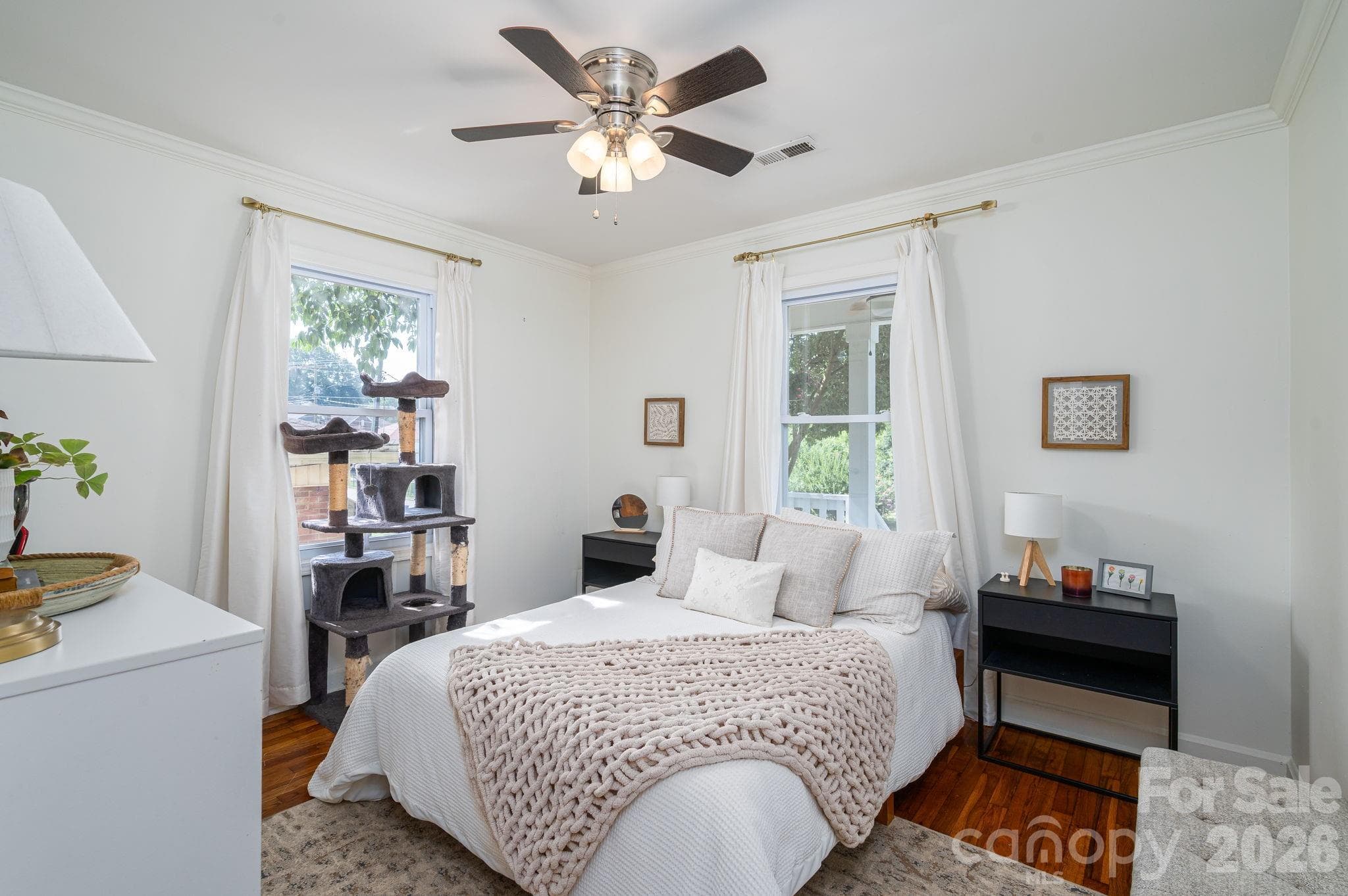 Single Family Residence at 206 Cedar Street, Belmont, photo 16 of 34