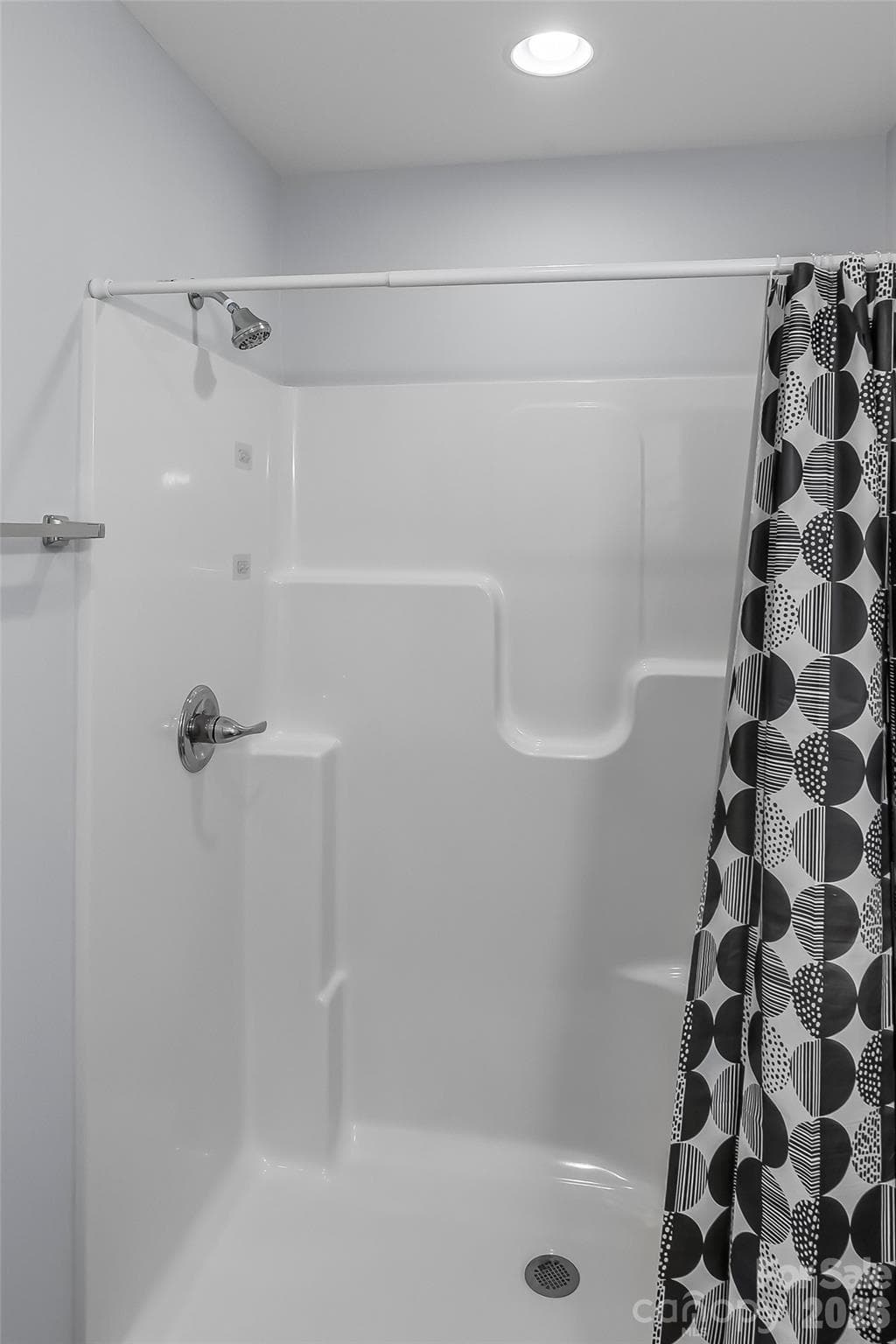 Ensuite Bathroom - 112 Elm Street, Morganton