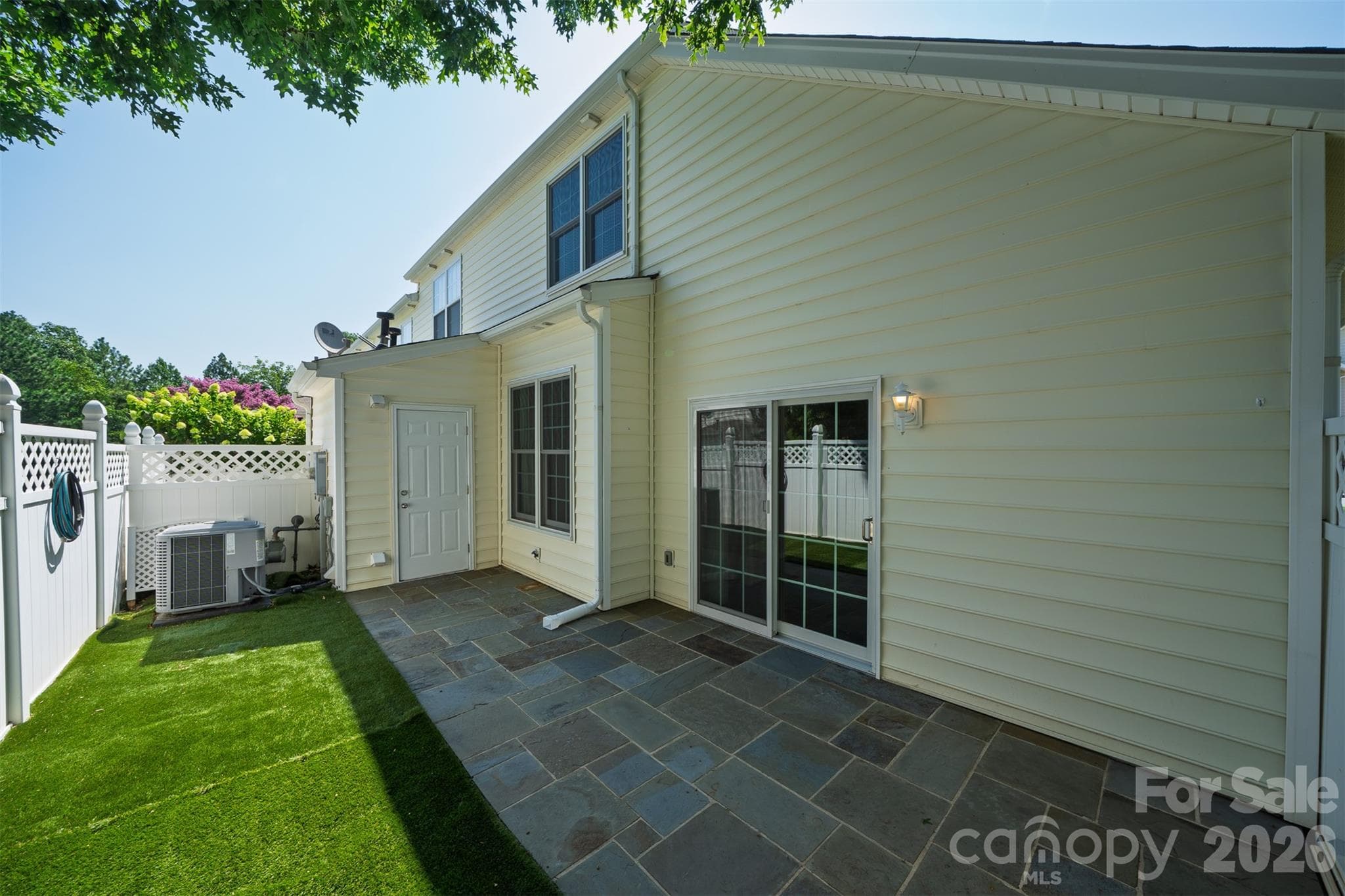 Townhouse at 207 Dawn Mist Lane, Fort Mill, photo 31 of 38