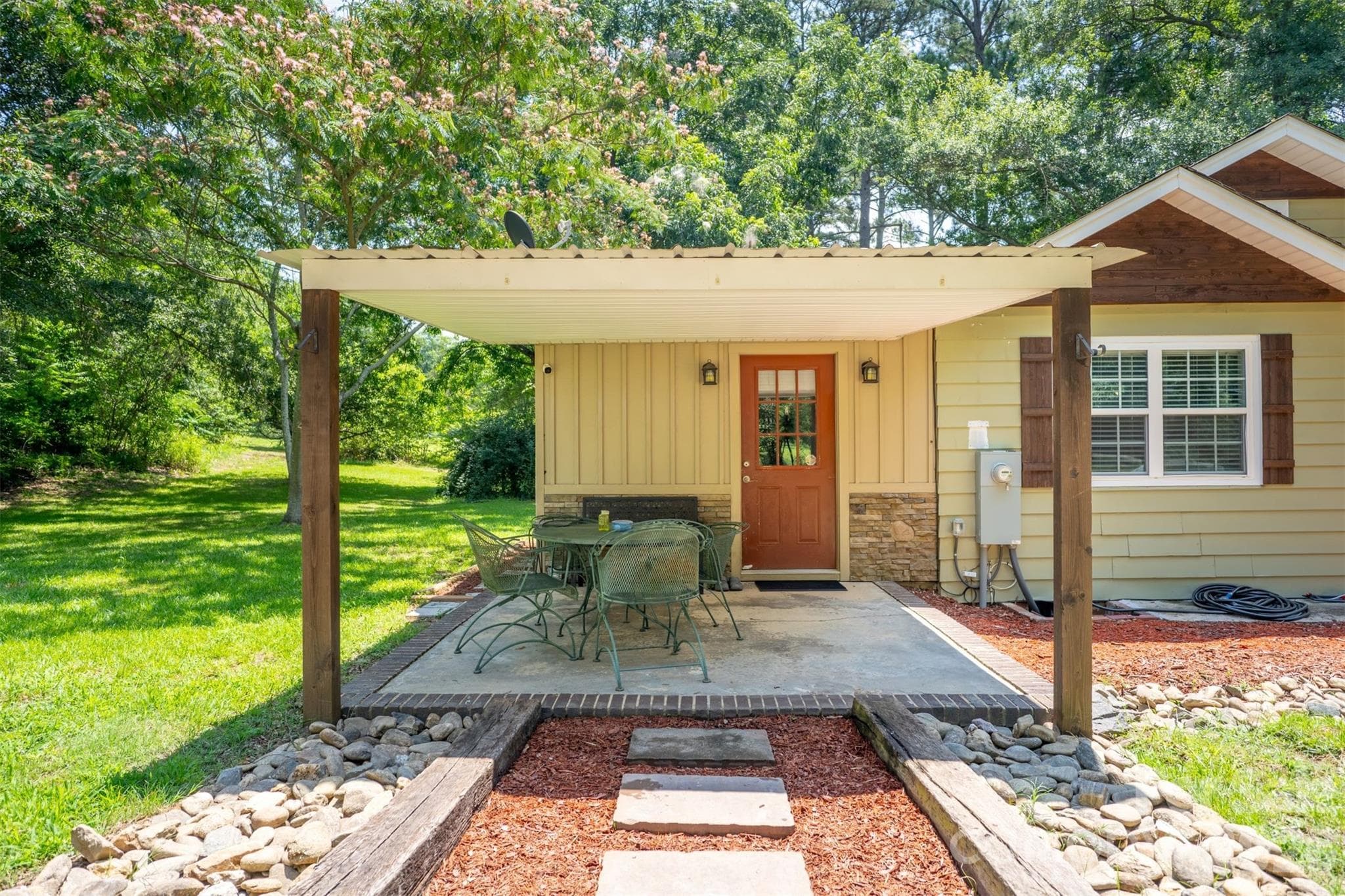 Covered Patio - 7193 Kershaw Camden Highway, Kershaw