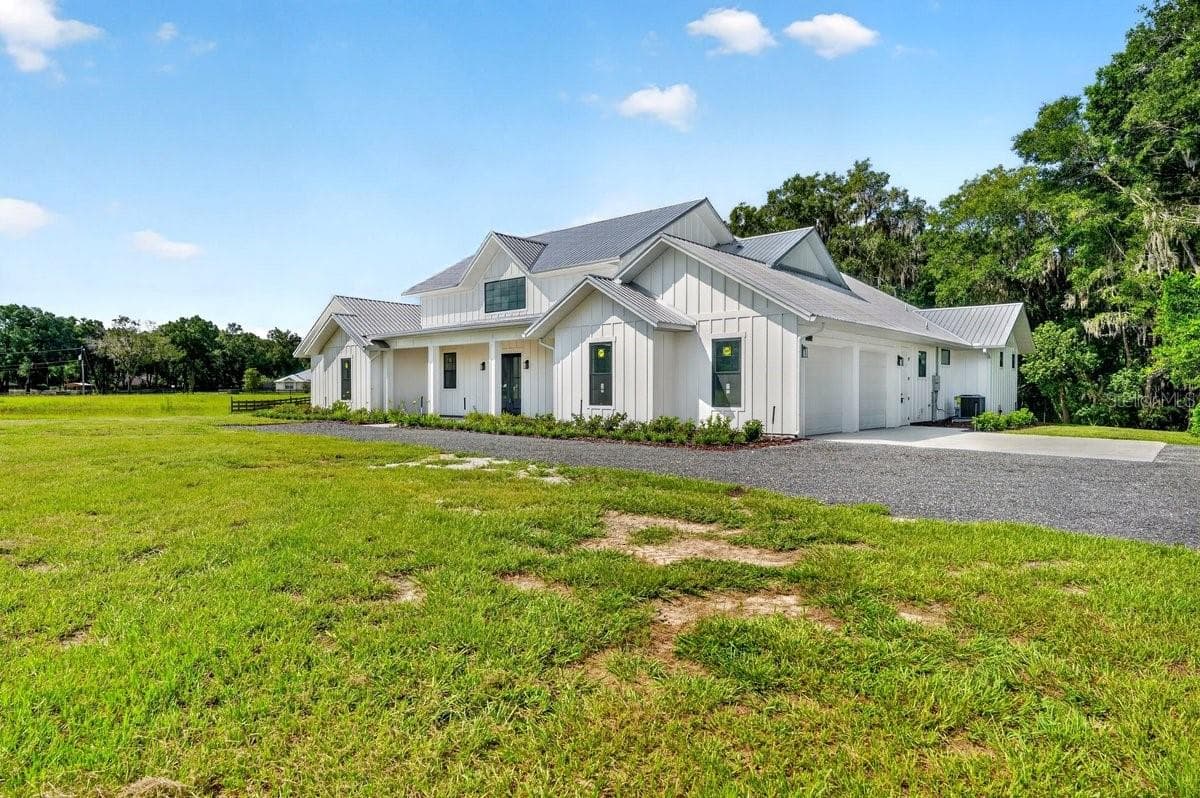 Single Family Residence at 1624 GREENS DAIRY RD, DELAND, photo 2 of 66