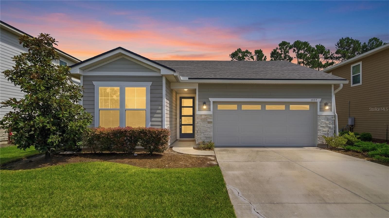 1937 AMBERLY DR