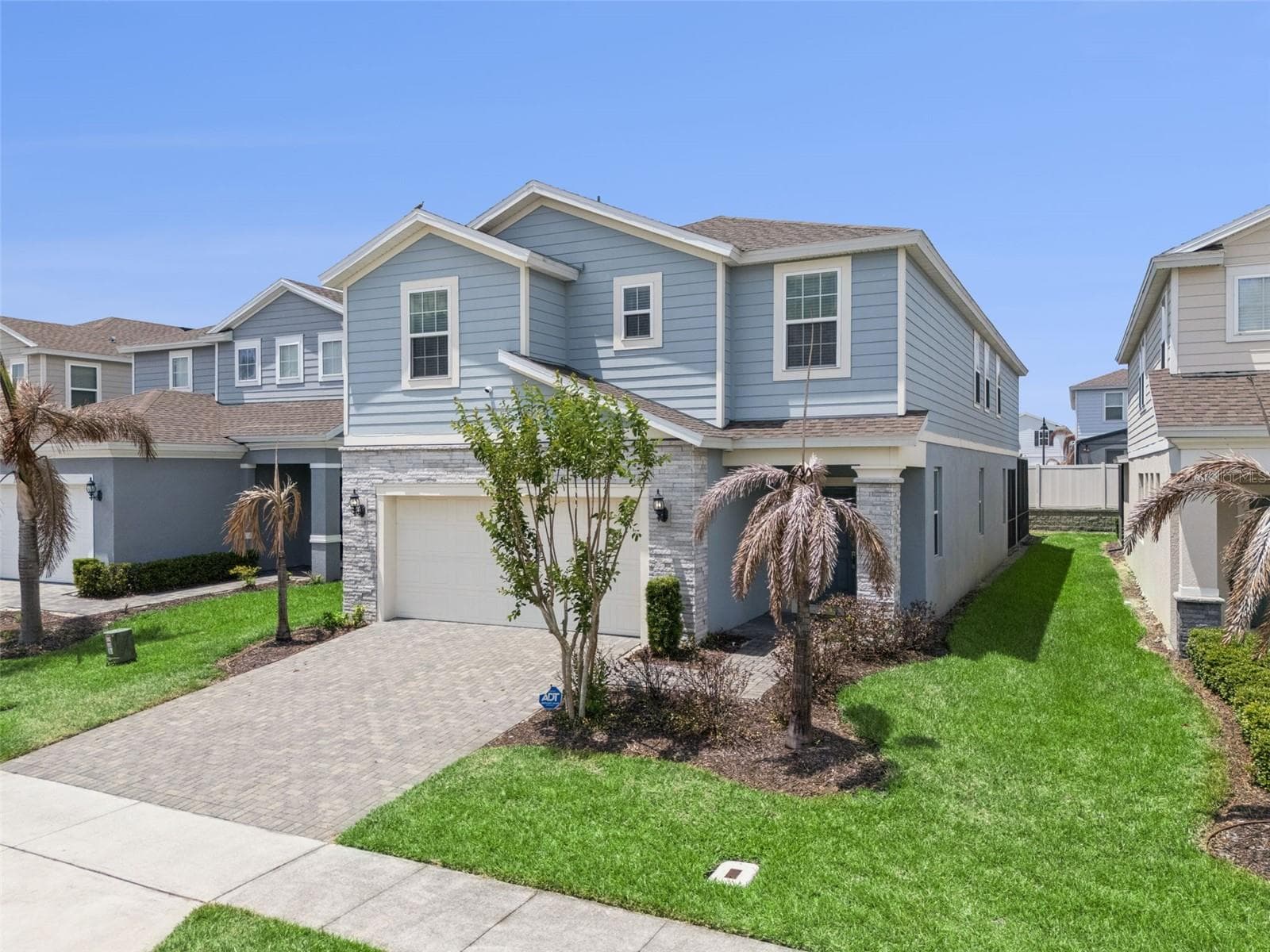 1876 SUMMER DR