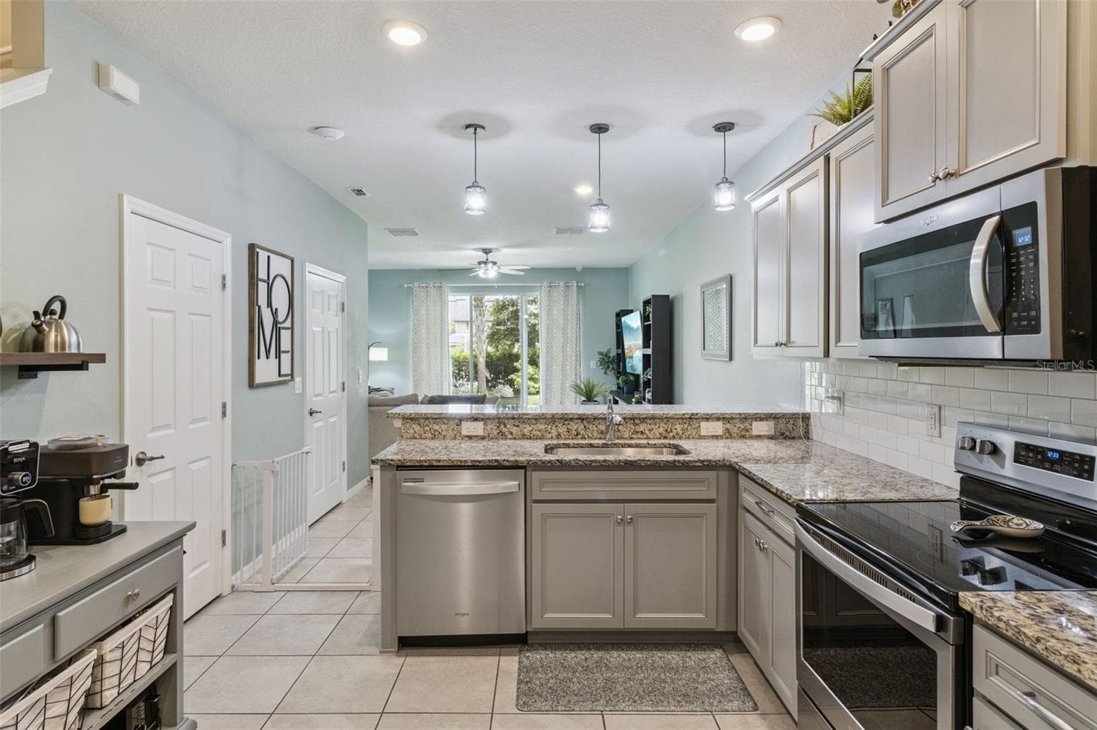 Townhouse at 5329 SYLVESTER LOOP, TAMPA, photo 10 of 32