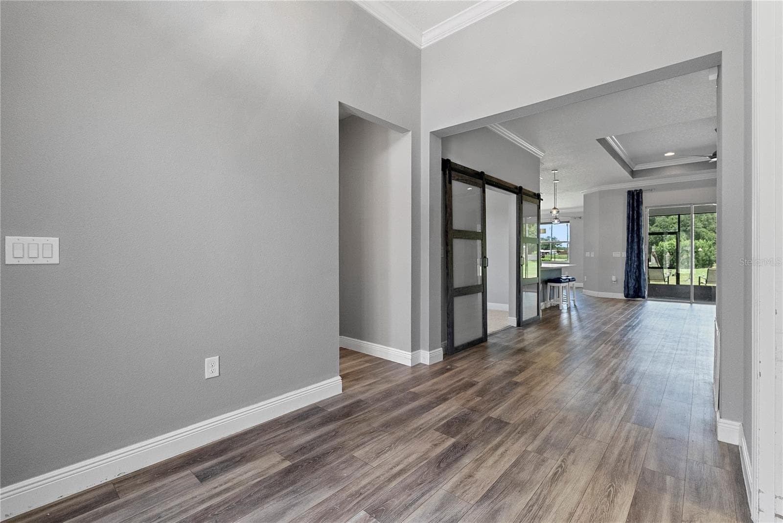 Single Family Residence at 8113 BRIDGEPORT BAY CIR, MOUNT DORA, photo 5 of 37