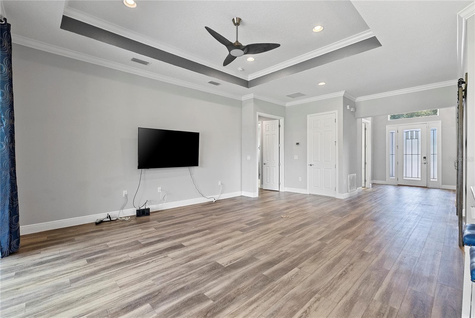 Single Family Residence at 8113 BRIDGEPORT BAY CIR, MOUNT DORA, photo 7 of 37