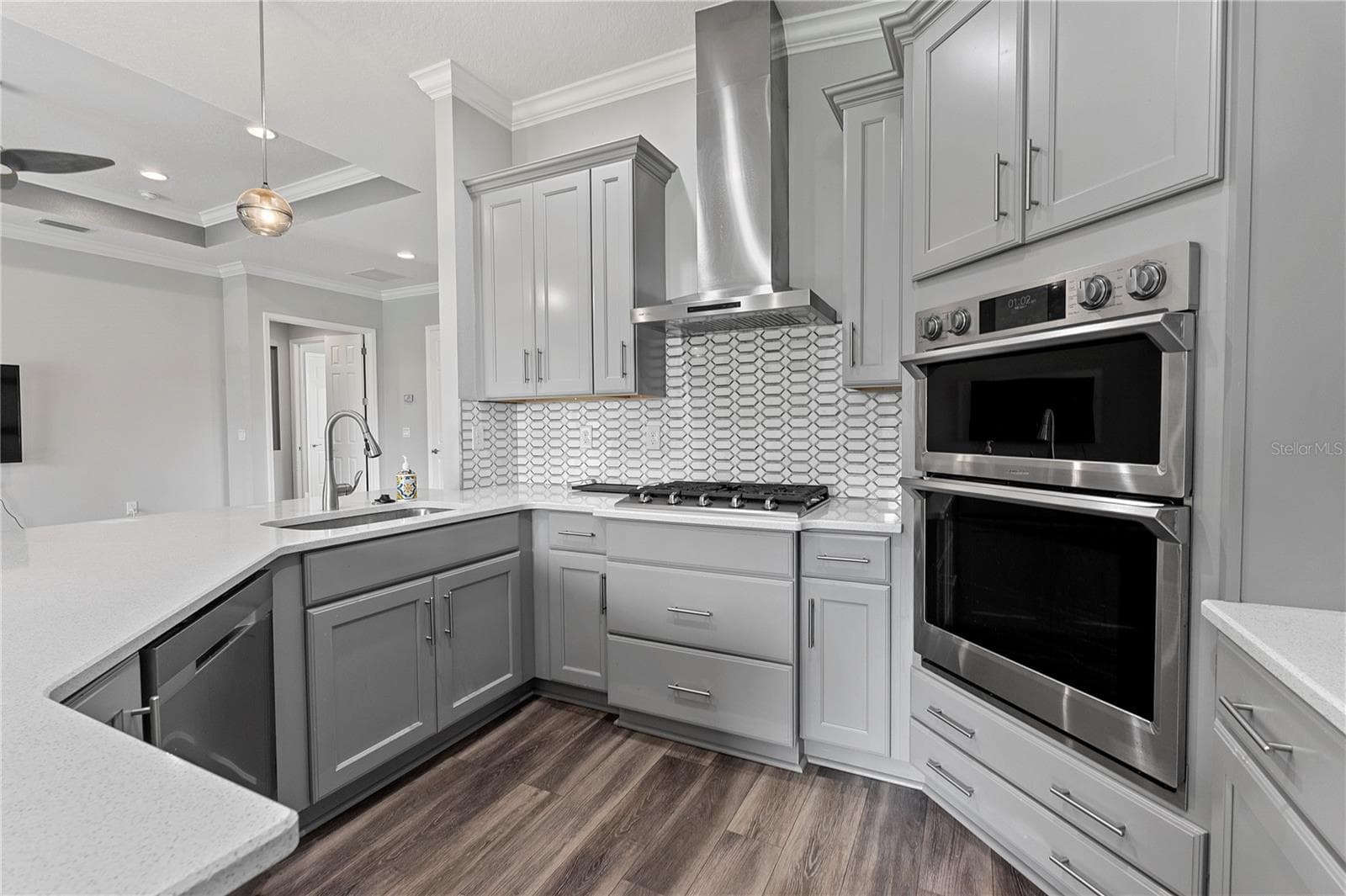Single Family Residence at 8113 BRIDGEPORT BAY CIR, MOUNT DORA, photo 9 of 37