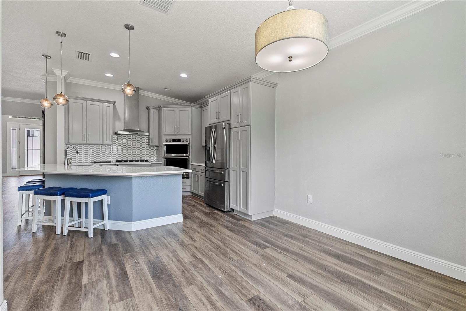 Single Family Residence at 8113 BRIDGEPORT BAY CIR, MOUNT DORA, photo 11 of 37