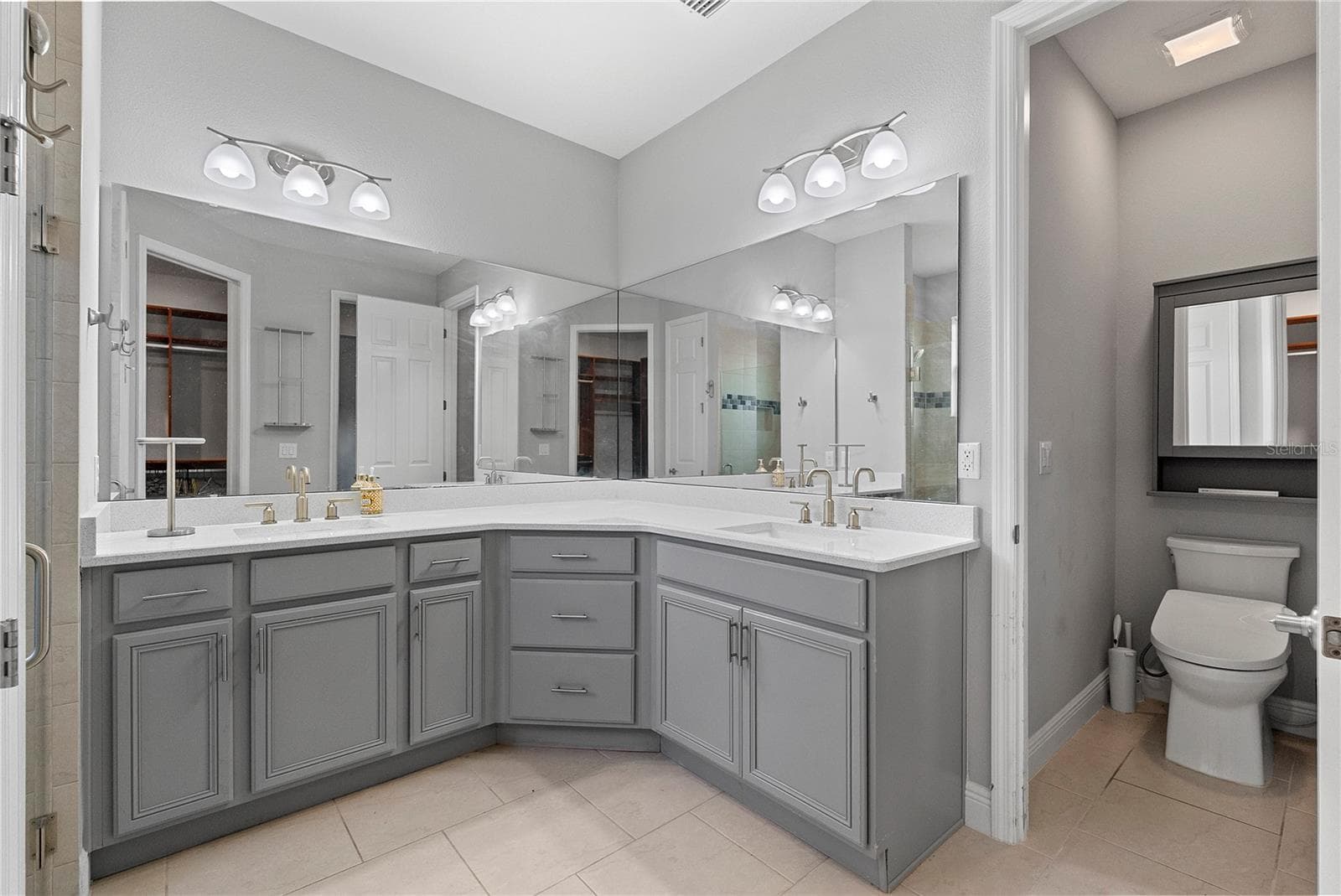 Single Family Residence at 8113 BRIDGEPORT BAY CIR, MOUNT DORA, photo 15 of 37