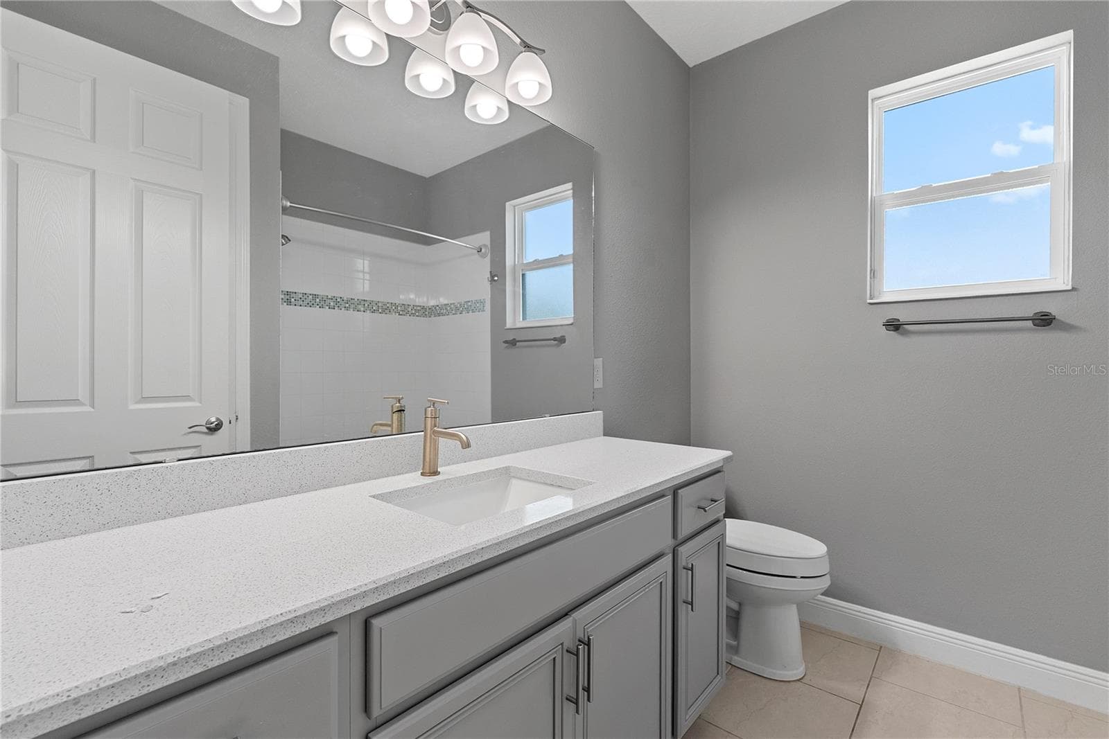 Single Family Residence at 8113 BRIDGEPORT BAY CIR, MOUNT DORA, photo 19 of 37