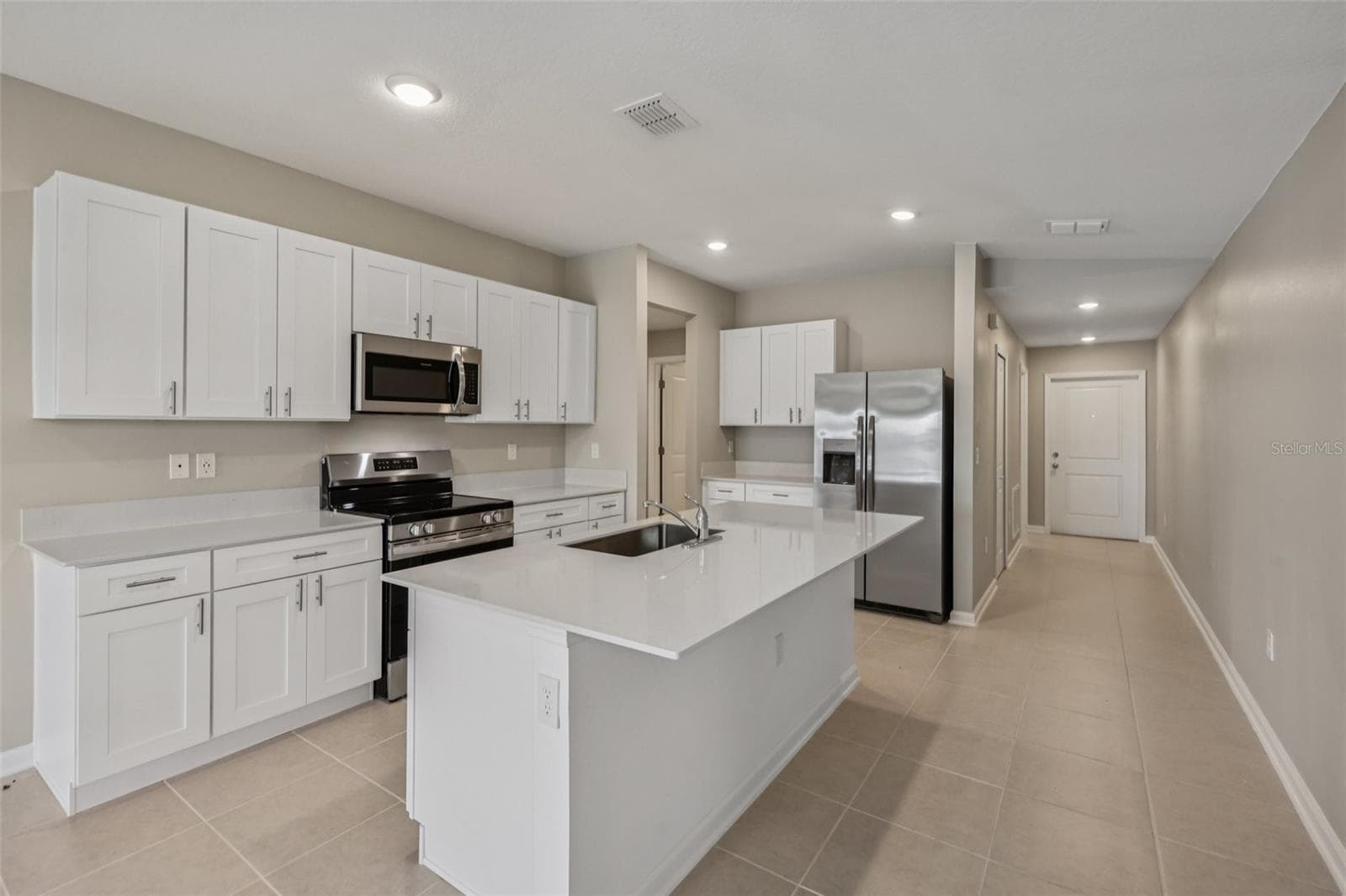 Single Family Residence at 1172 BELLE ISLE LN, DAYTONA BEACH, photo 4 of 25