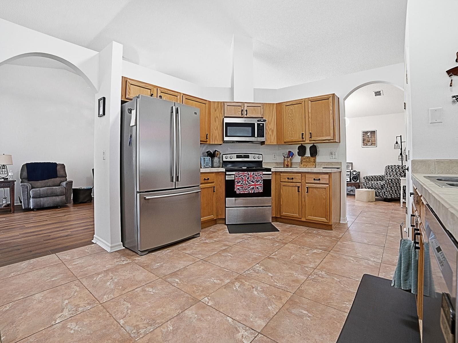 Single Family Residence at 3851 MANOR OAKS CT, LEESBURG, photo 6 of 47