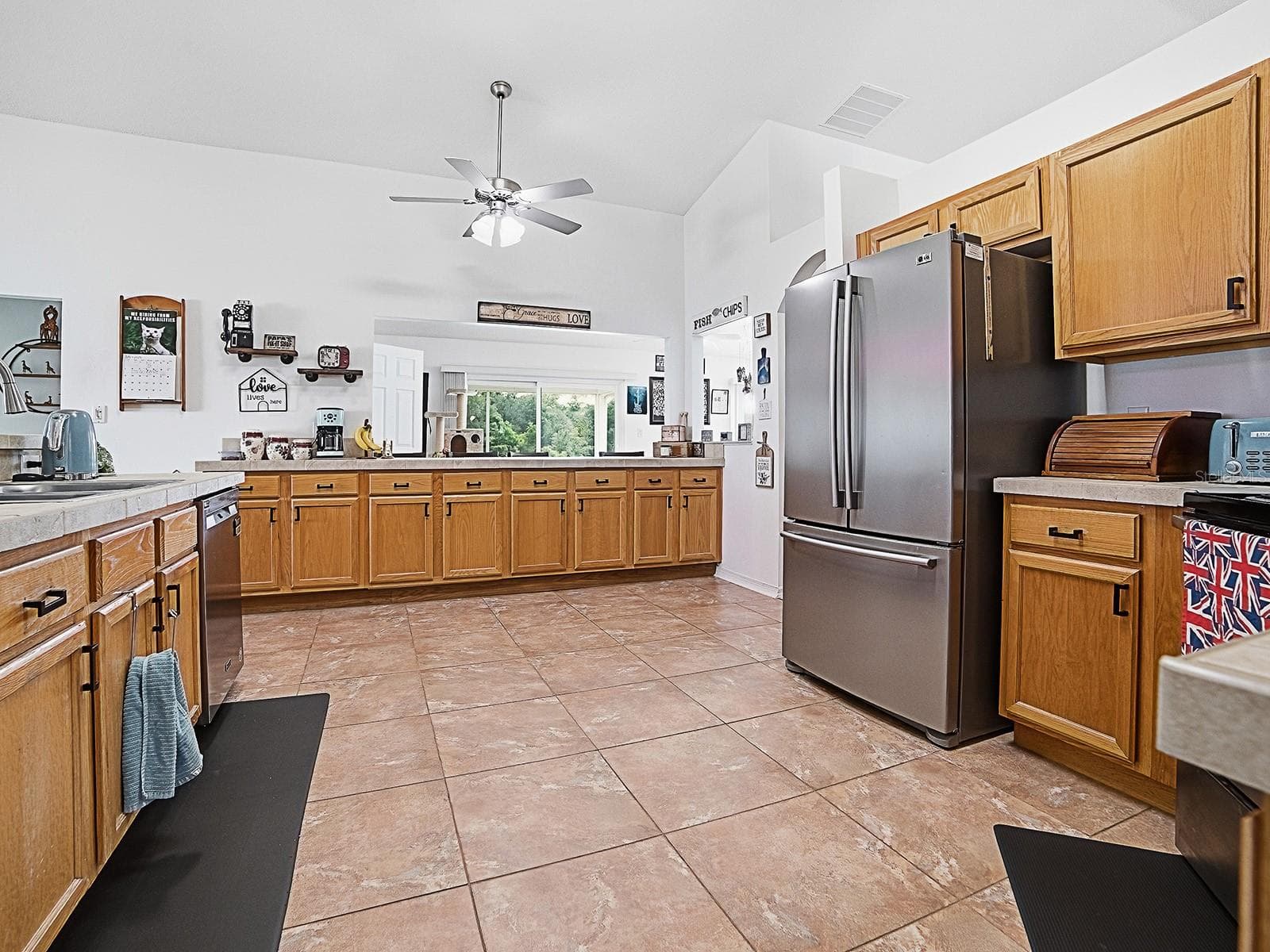 Single Family Residence at 3851 MANOR OAKS CT, LEESBURG, photo 7 of 47