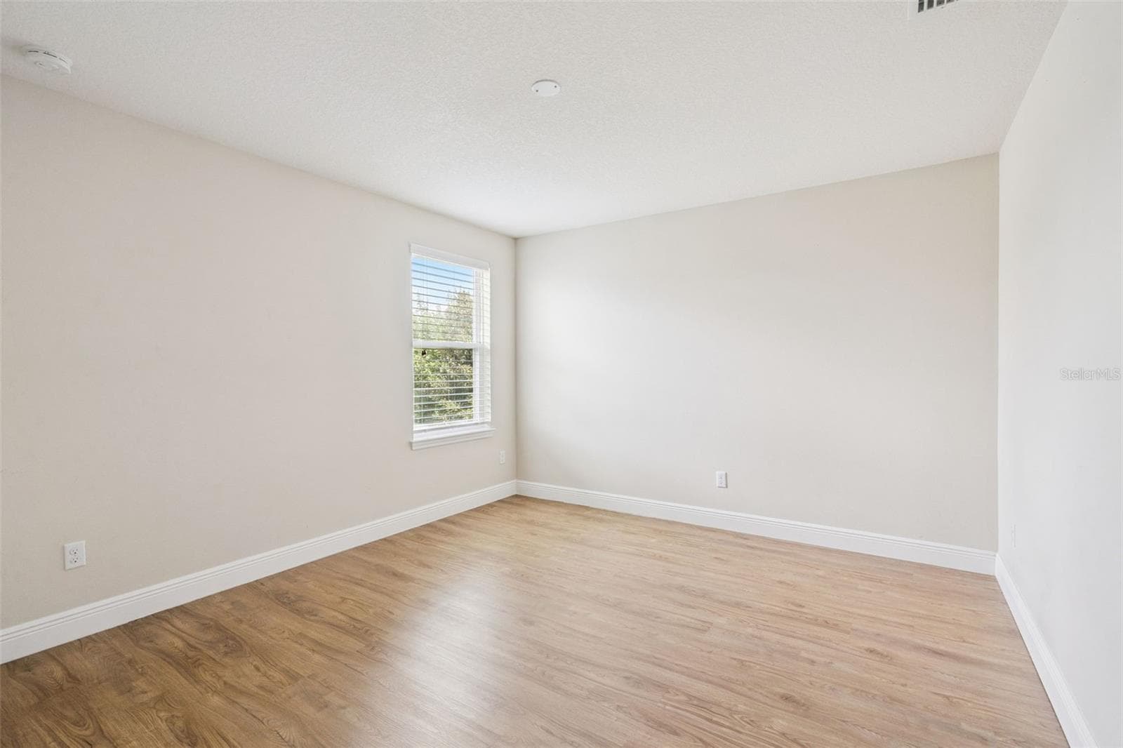 Single Family Residence at 2045 SANDY GARDEN LN, WINTER GARDEN, photo 15 of 45