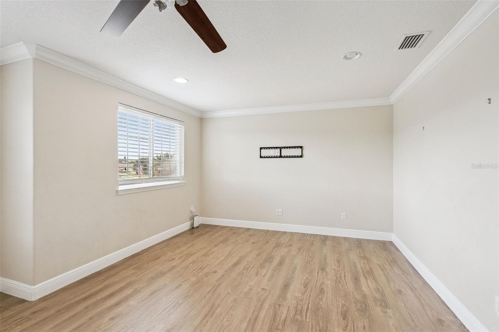 Single Family Residence at 2045 SANDY GARDEN LN, WINTER GARDEN, photo 16 of 45