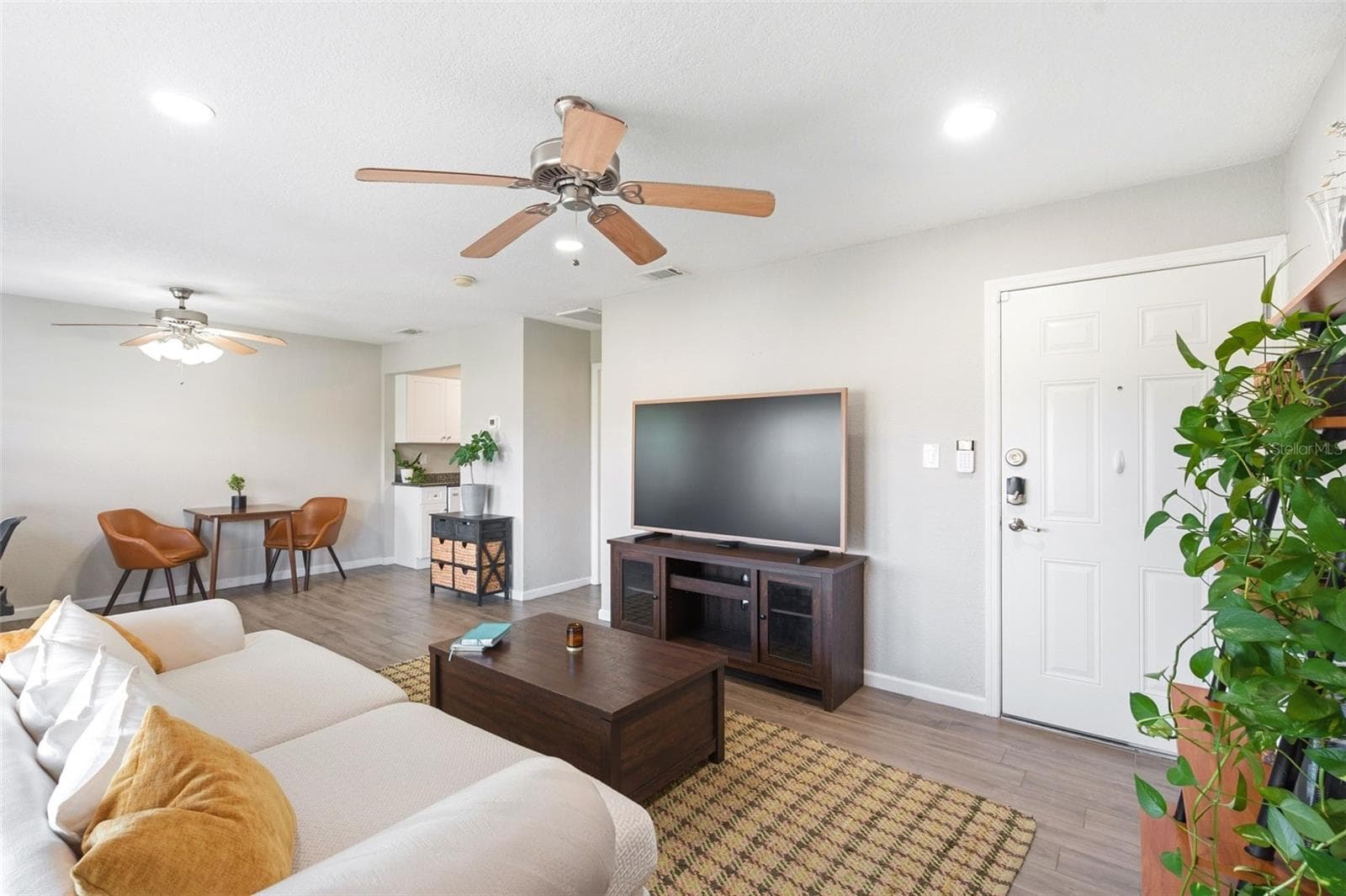Condominium at 4725 COQUINA KEY DR SE #D, ST PETERSBURG, photo 5 of 49