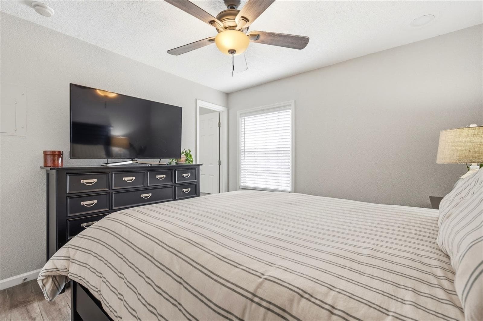 Condominium at 4725 COQUINA KEY DR SE #D, ST PETERSBURG, photo 16 of 49