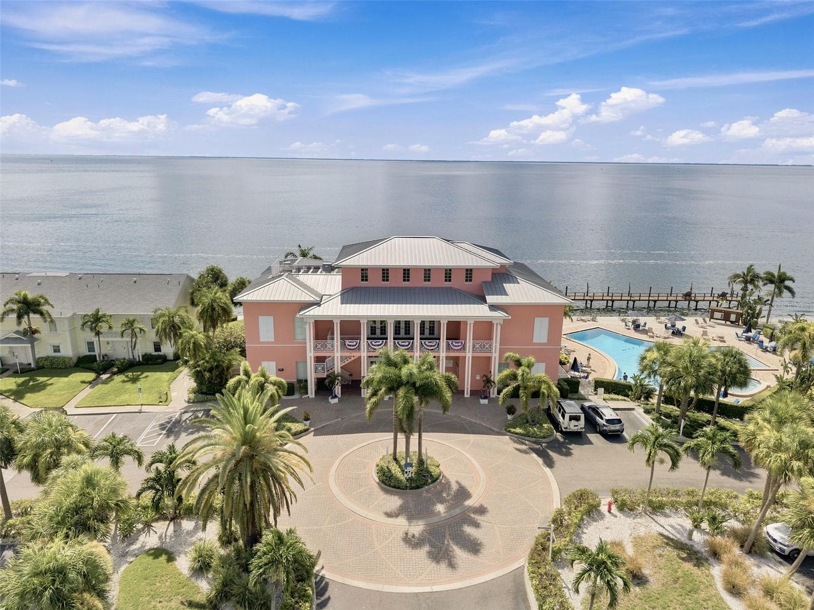 Condominium at 4725 COQUINA KEY DR SE #D, ST PETERSBURG, photo 34 of 49