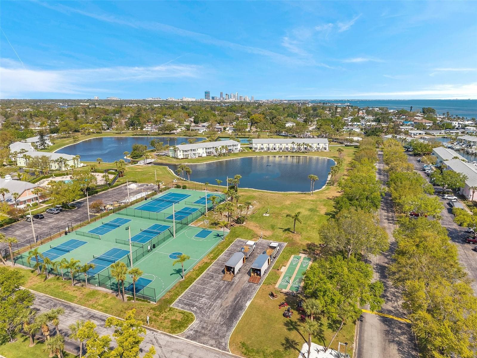 Condominium at 4725 COQUINA KEY DR SE #D, ST PETERSBURG, photo 40 of 49