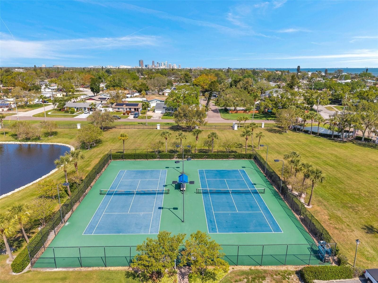 Condominium at 4725 COQUINA KEY DR SE #D, ST PETERSBURG, photo 41 of 49
