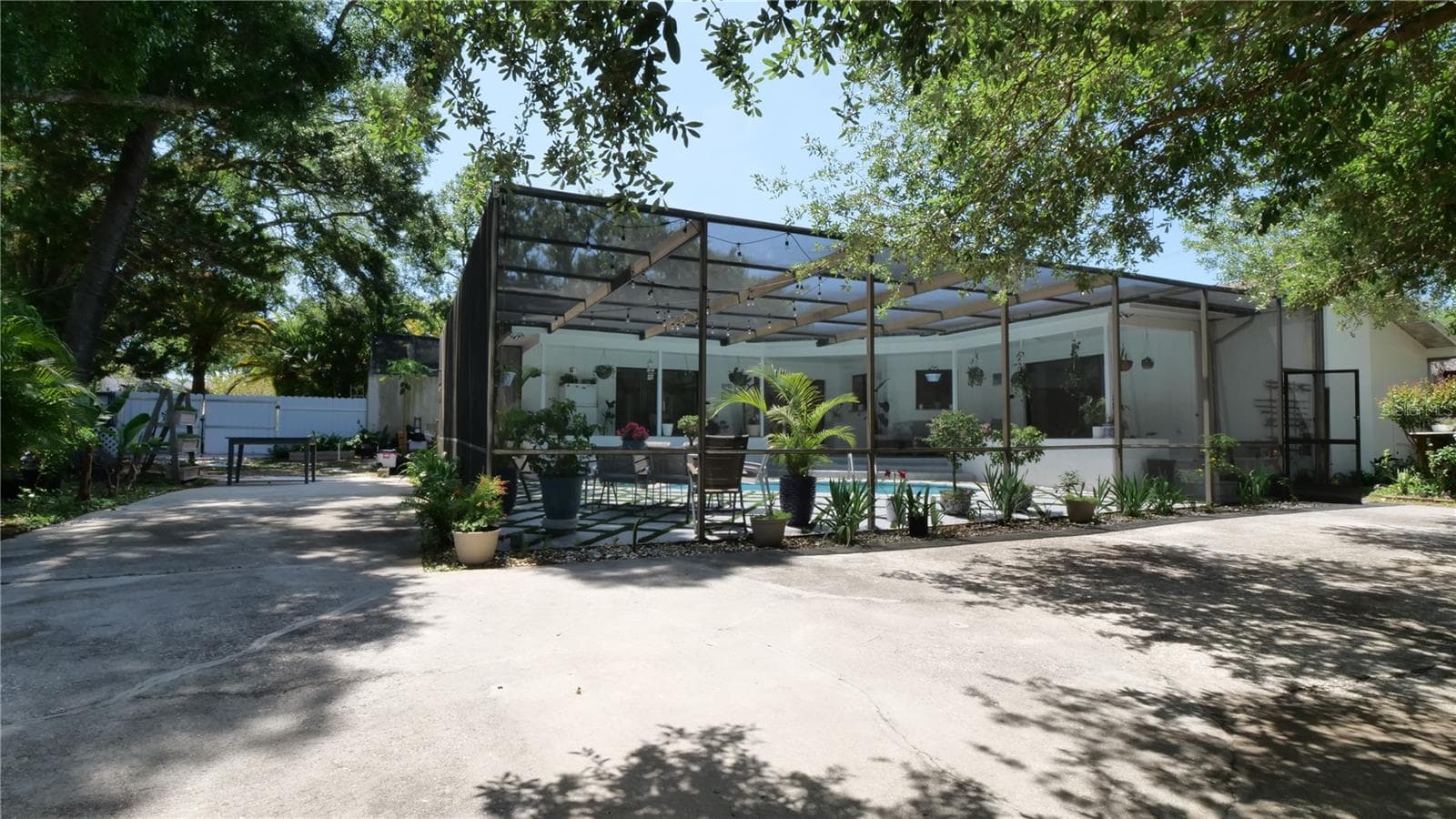 Single Family Residence at 1307 NORMANDY CIR, PALM HARBOR, photo 52 of 80