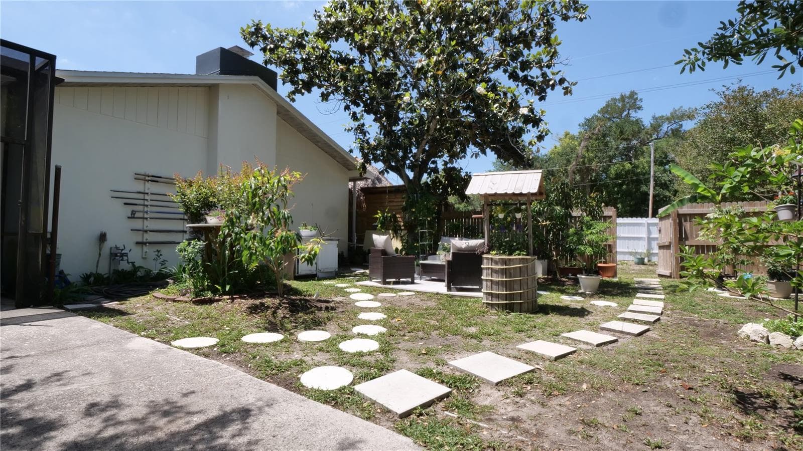 Single Family Residence at 1307 NORMANDY CIR, PALM HARBOR, photo 54 of 80