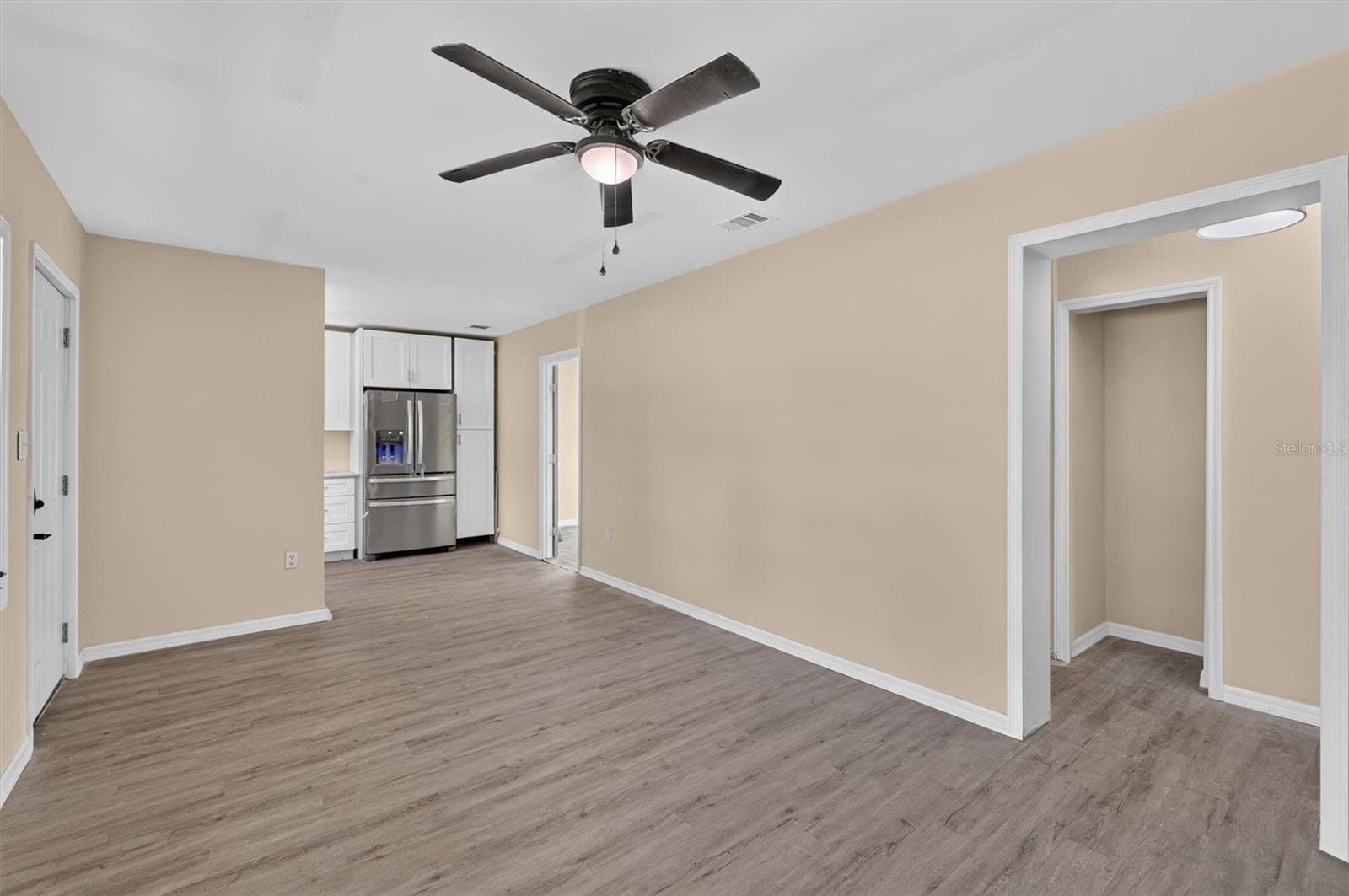 Single Family Residence at 116 S GLENWOOD AVE, ORLANDO, photo 6 of 42