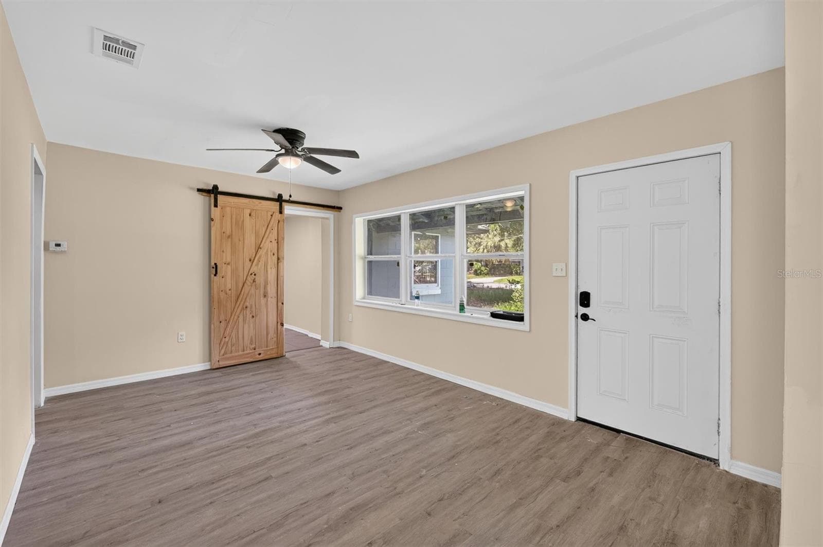 Single Family Residence at 116 S GLENWOOD AVE, ORLANDO, photo 8 of 42