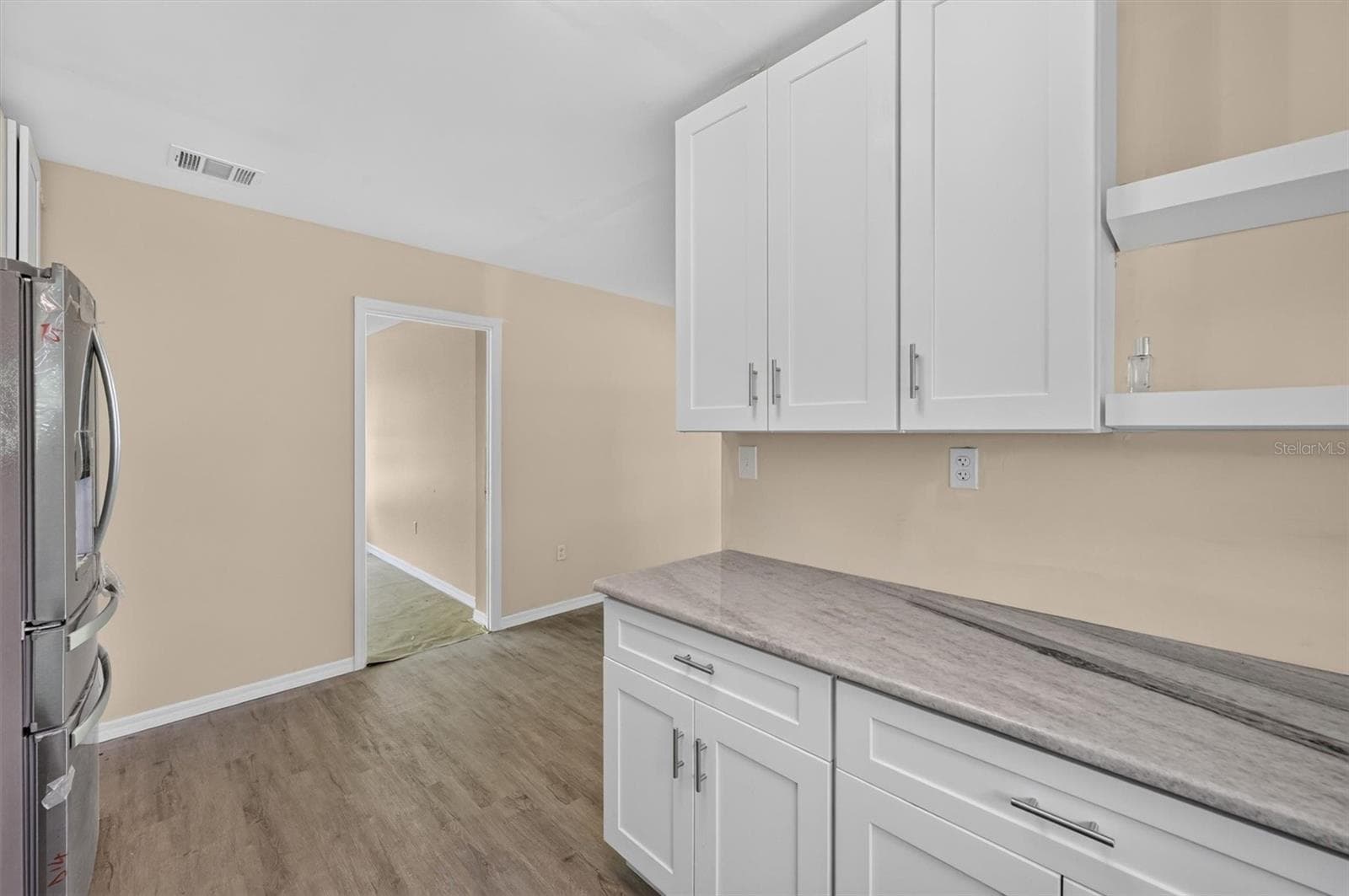 Single Family Residence at 116 S GLENWOOD AVE, ORLANDO, photo 10 of 42