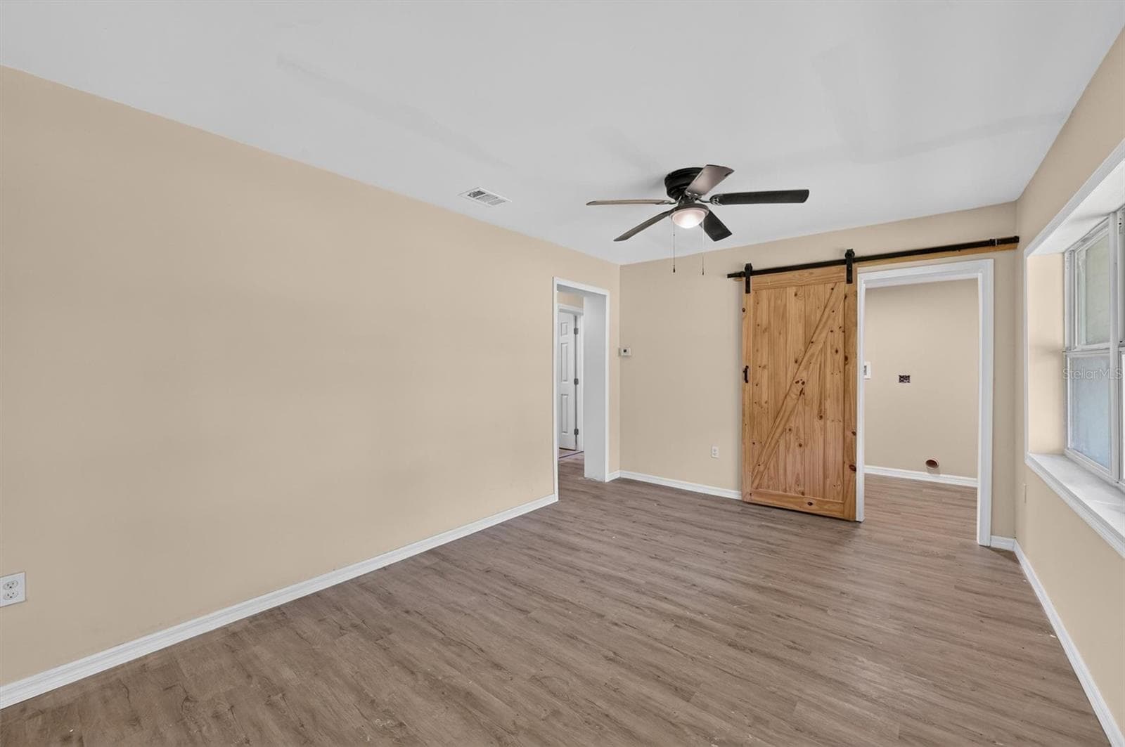 Single Family Residence at 116 S GLENWOOD AVE, ORLANDO, photo 14 of 42