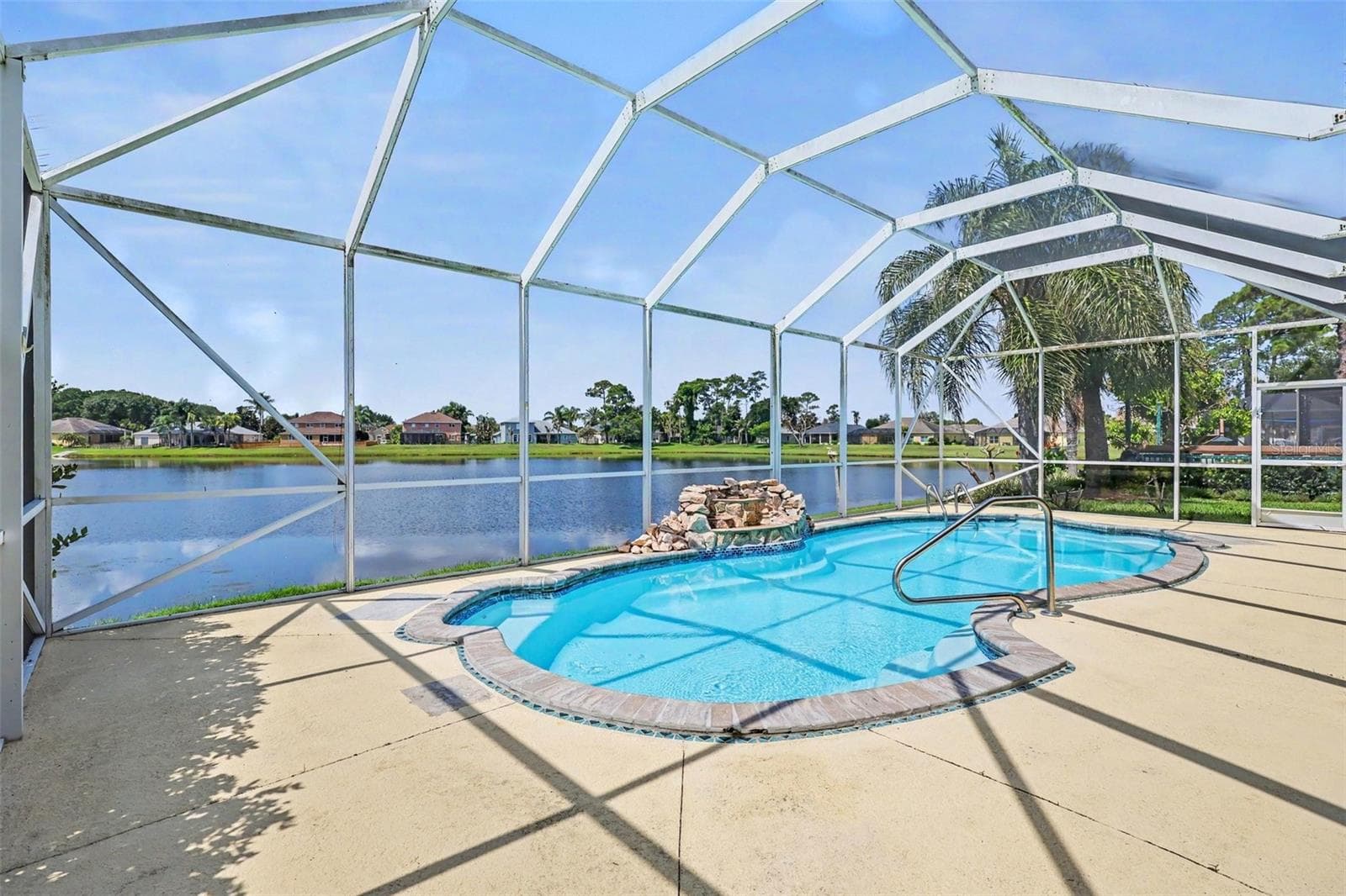423 STONEHENGE CIR