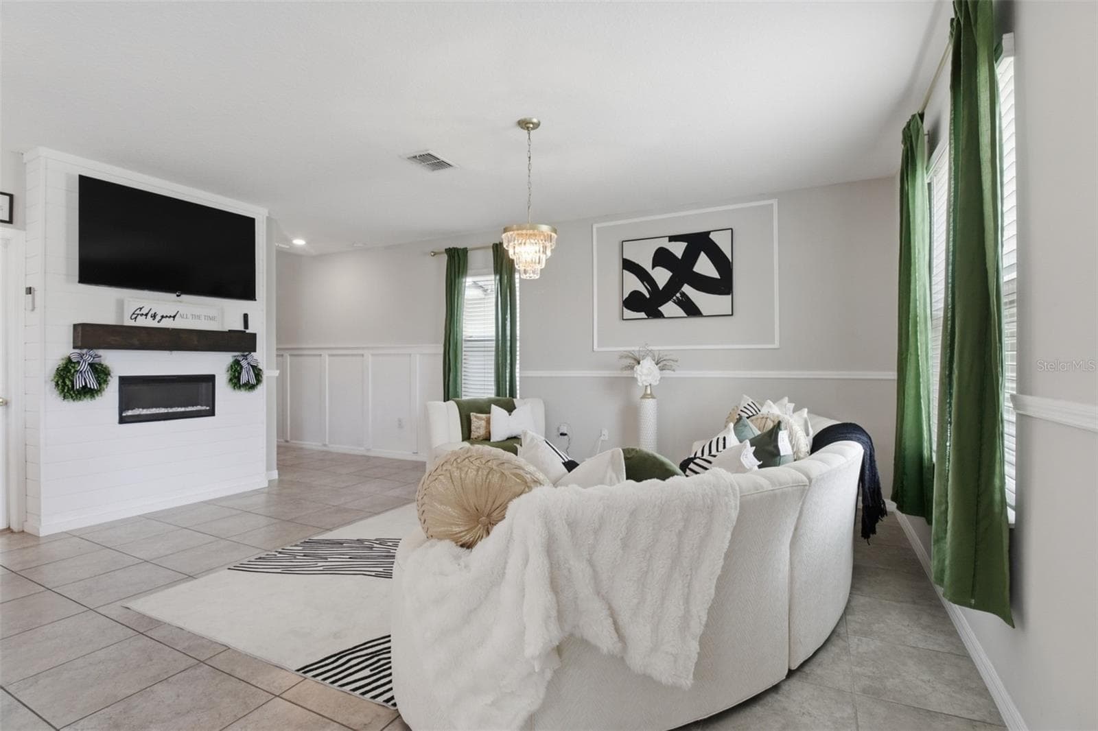 Single Family Residence at 17032 YELLOW PINE ST, WIMAUMA, photo 4 of 28